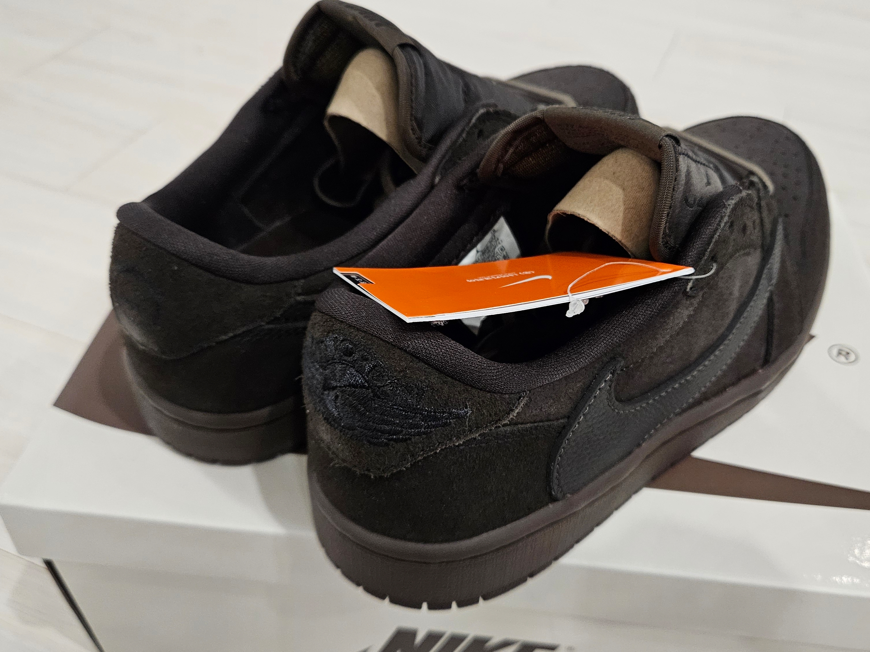 Jordan 1 x Travis Scott Retro Low OG SP Velvet Brown and Dark Mocha 착용 스타일