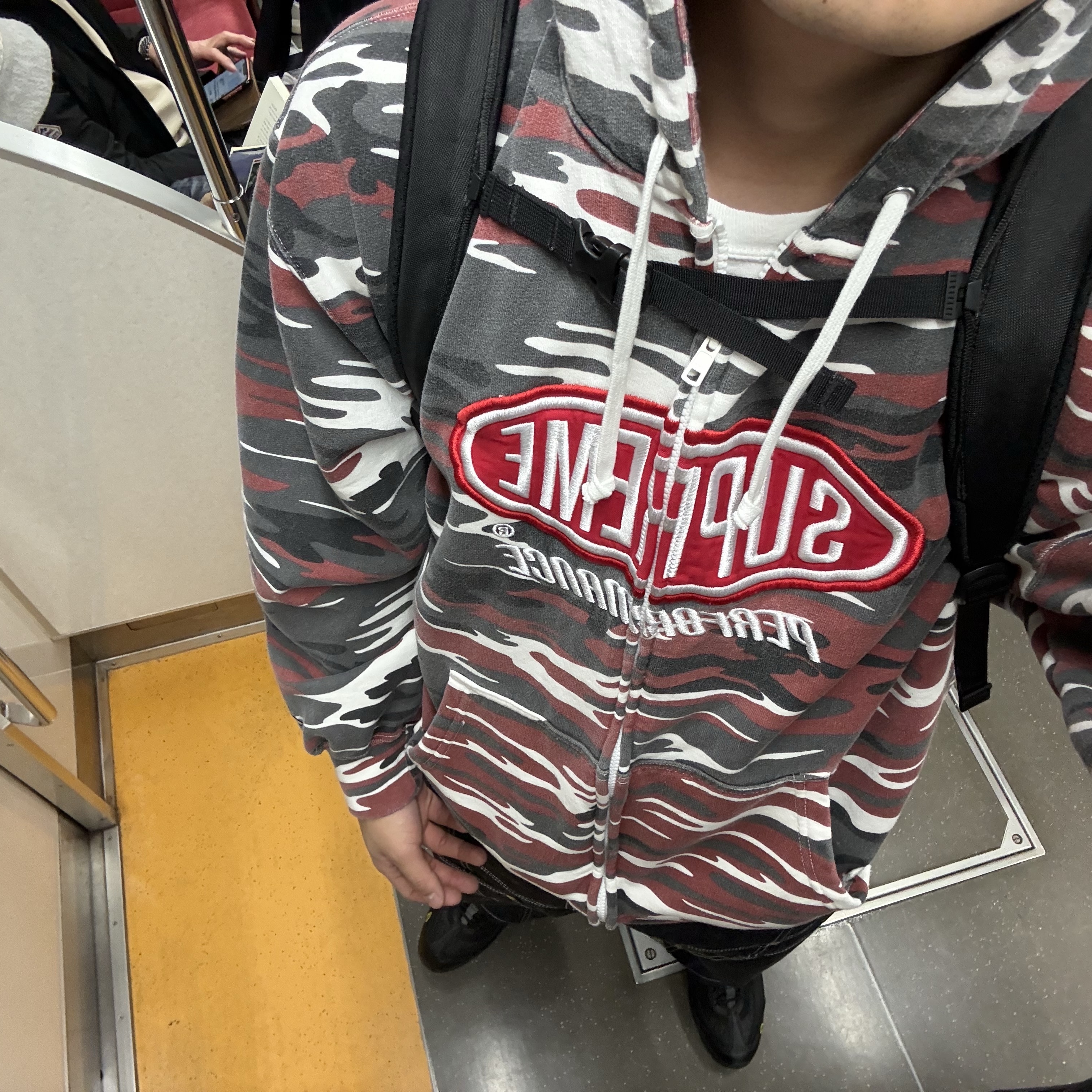 Supreme Performance Zip Up Hooded Sweatshirt Red Camo - 26SS 착용 스타일