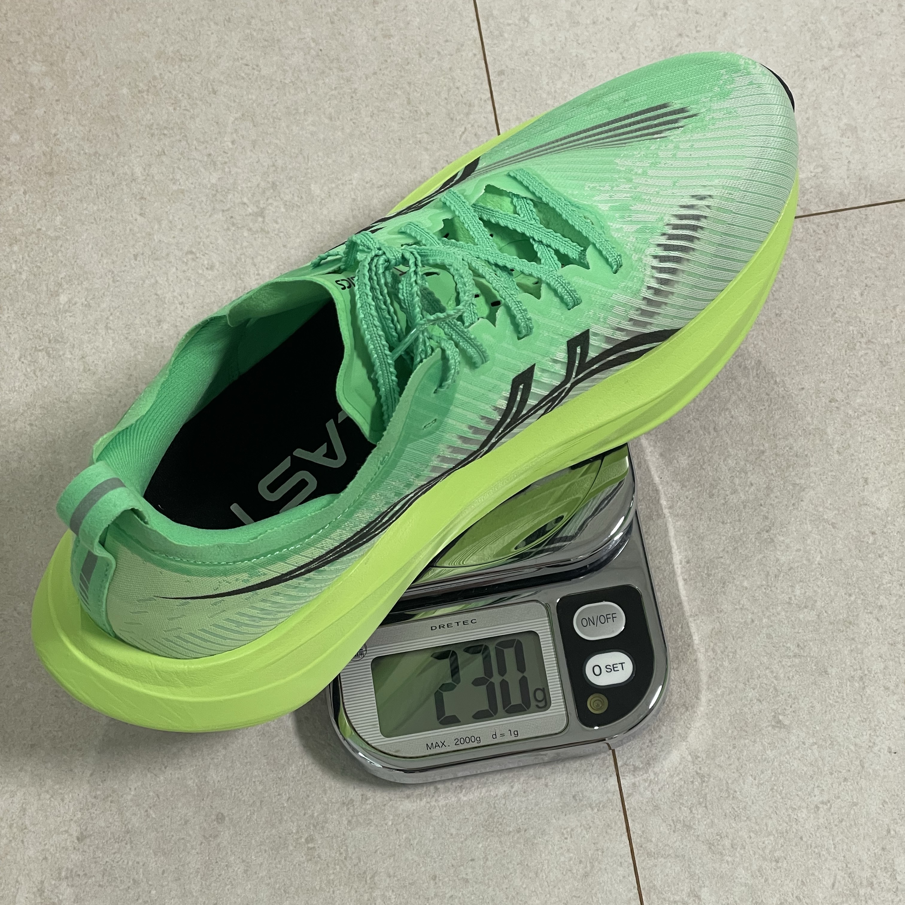 Asics Megablast Vital Green Black 착용 스타일 - 2