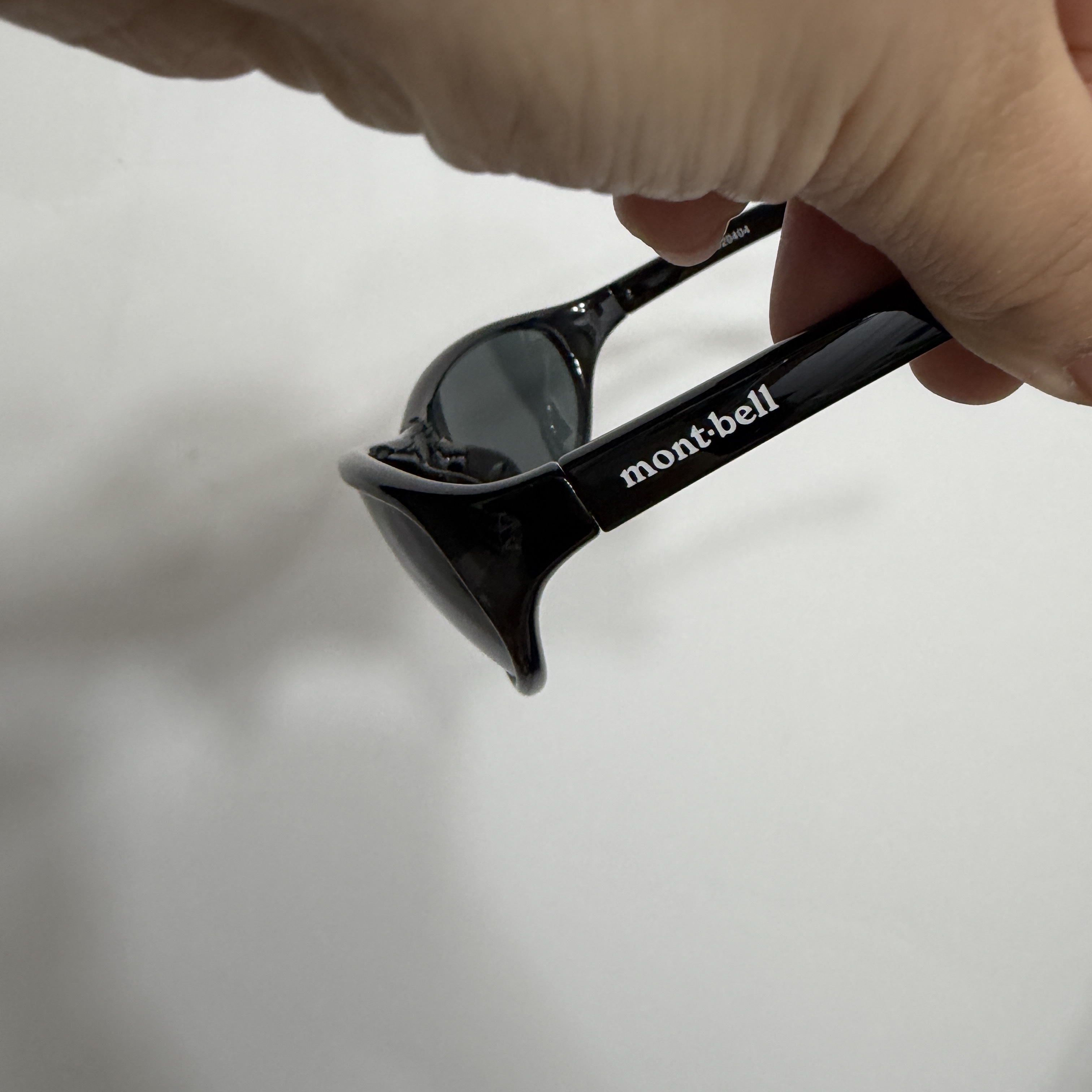 Montbell Trekking Glasses Black Grey 착용 스타일 - 3