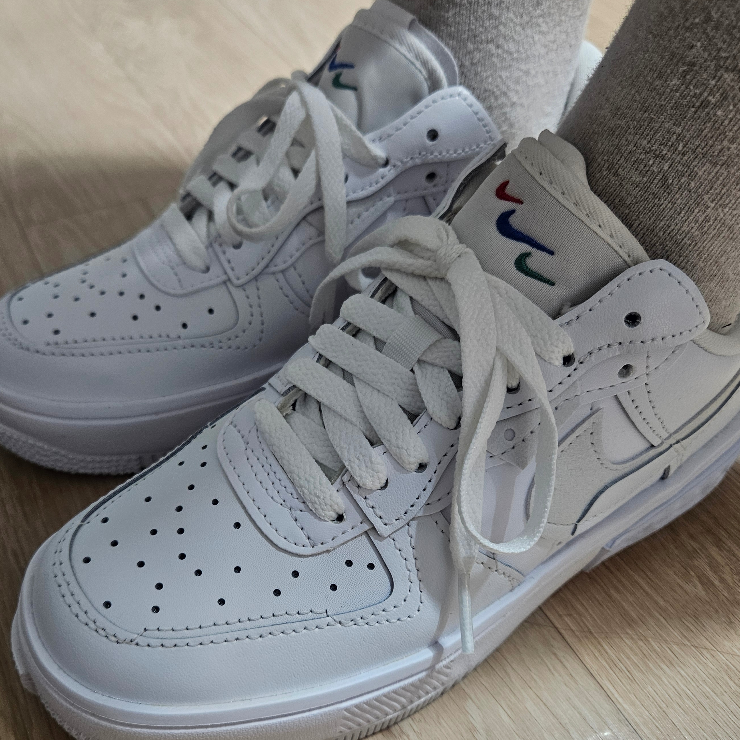 (W) Nike Air Force 1 Fontanka White 착용 스타일