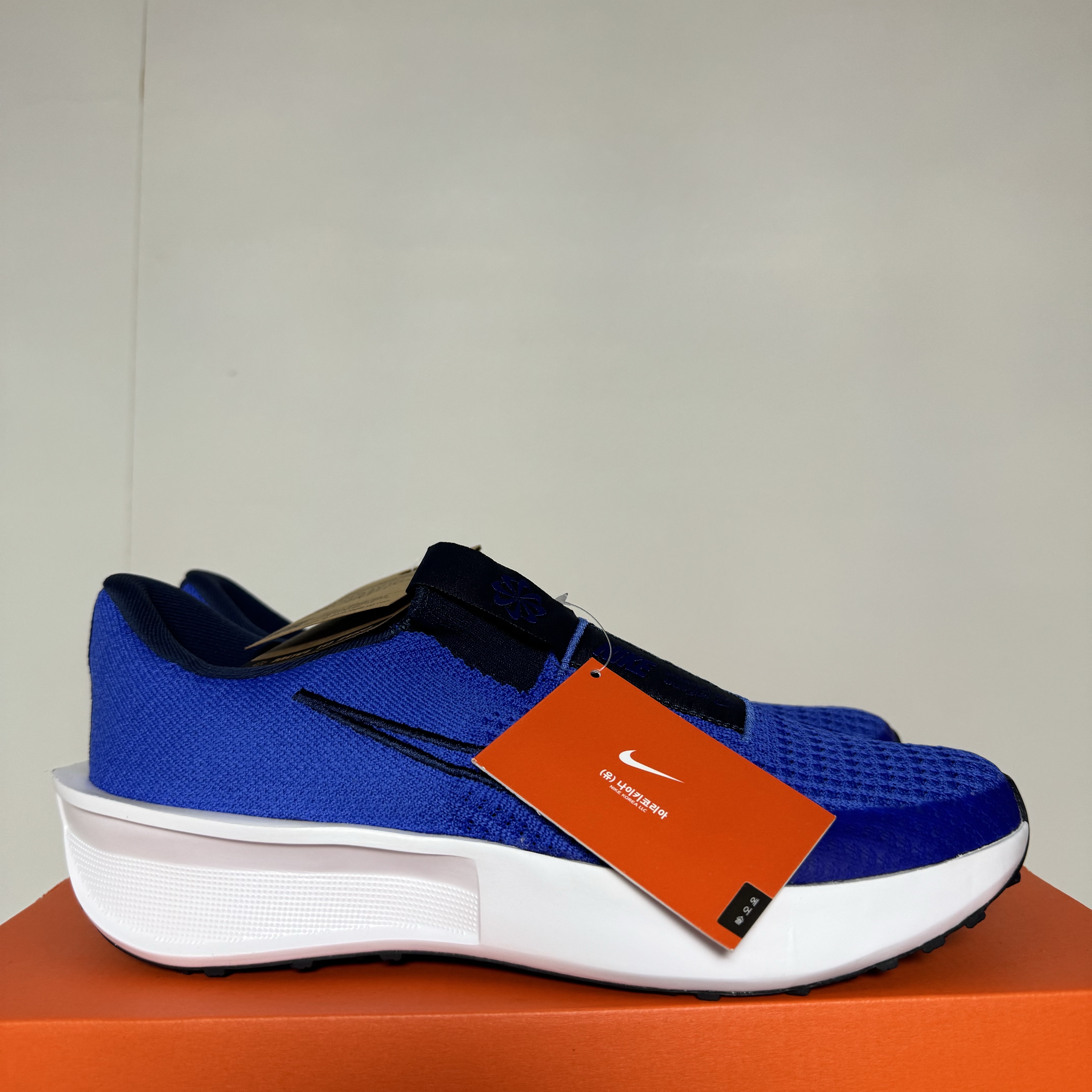 Nike Interact Run Easyon Game Royal White 착용 스타일