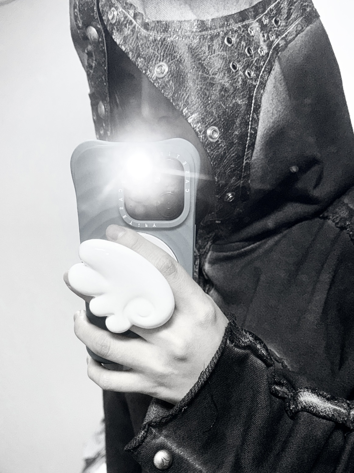 Thug Club Sasin Hooded Sleeve Gray 착용 스타일