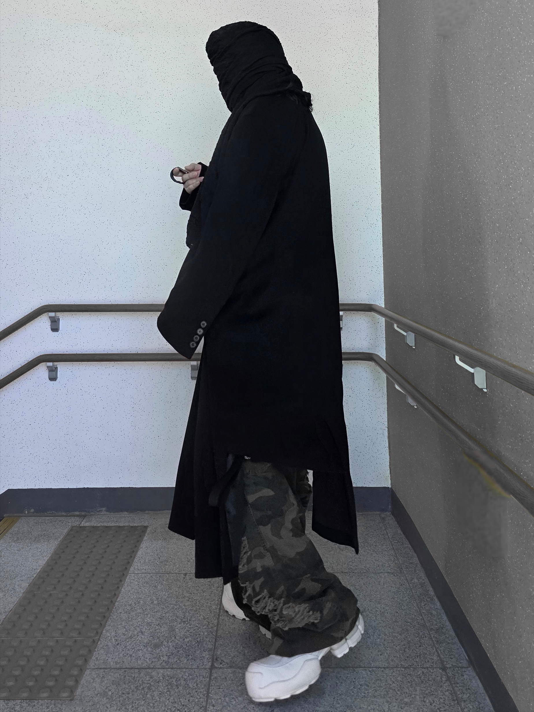 Remagine The Core White, emostanceclub Double Layered Distressed Camo Pants Woodland Camo 착용 스타일 - 9