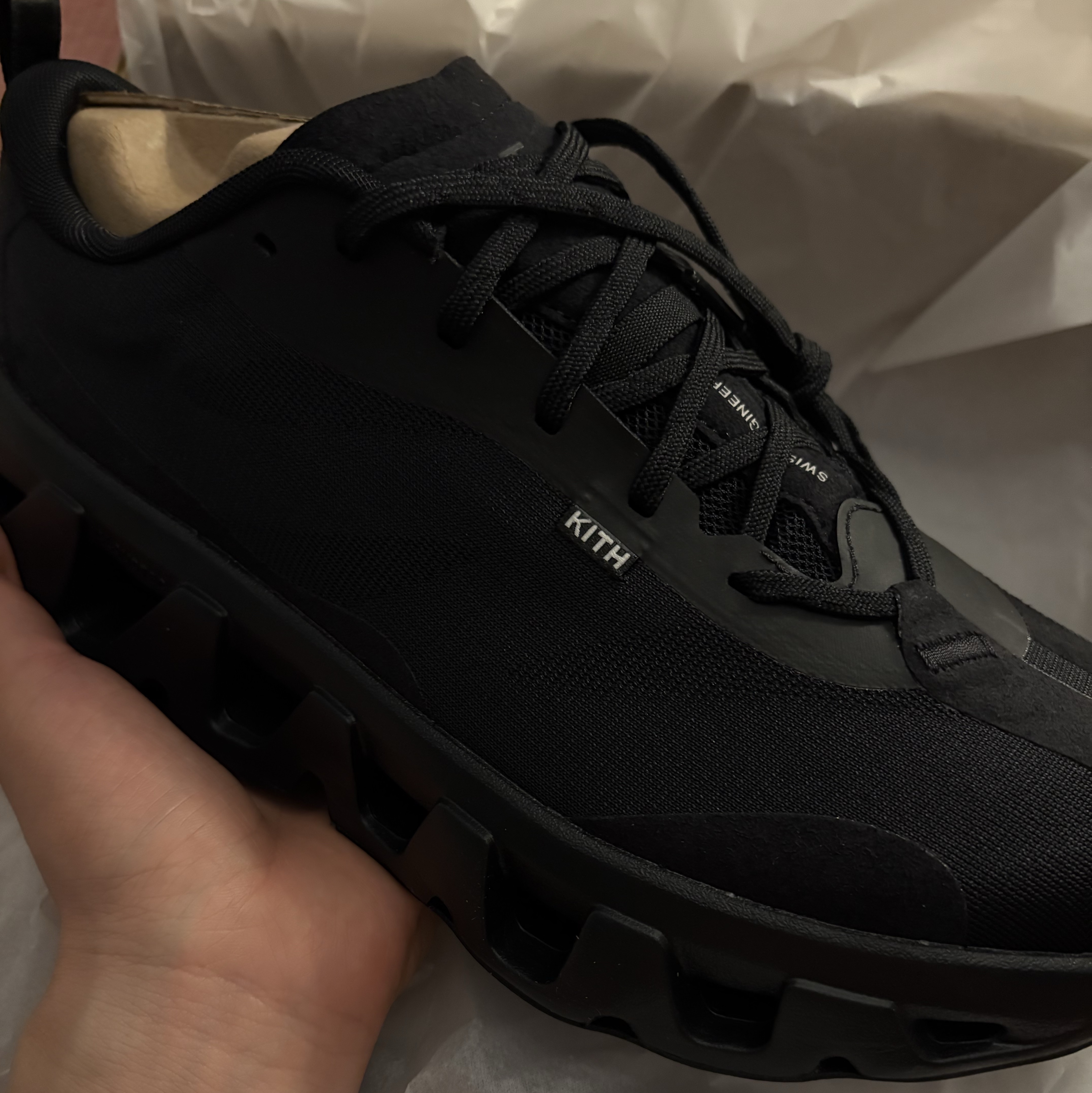 On Running x Kith K-Tech 1 Black 착용 스타일