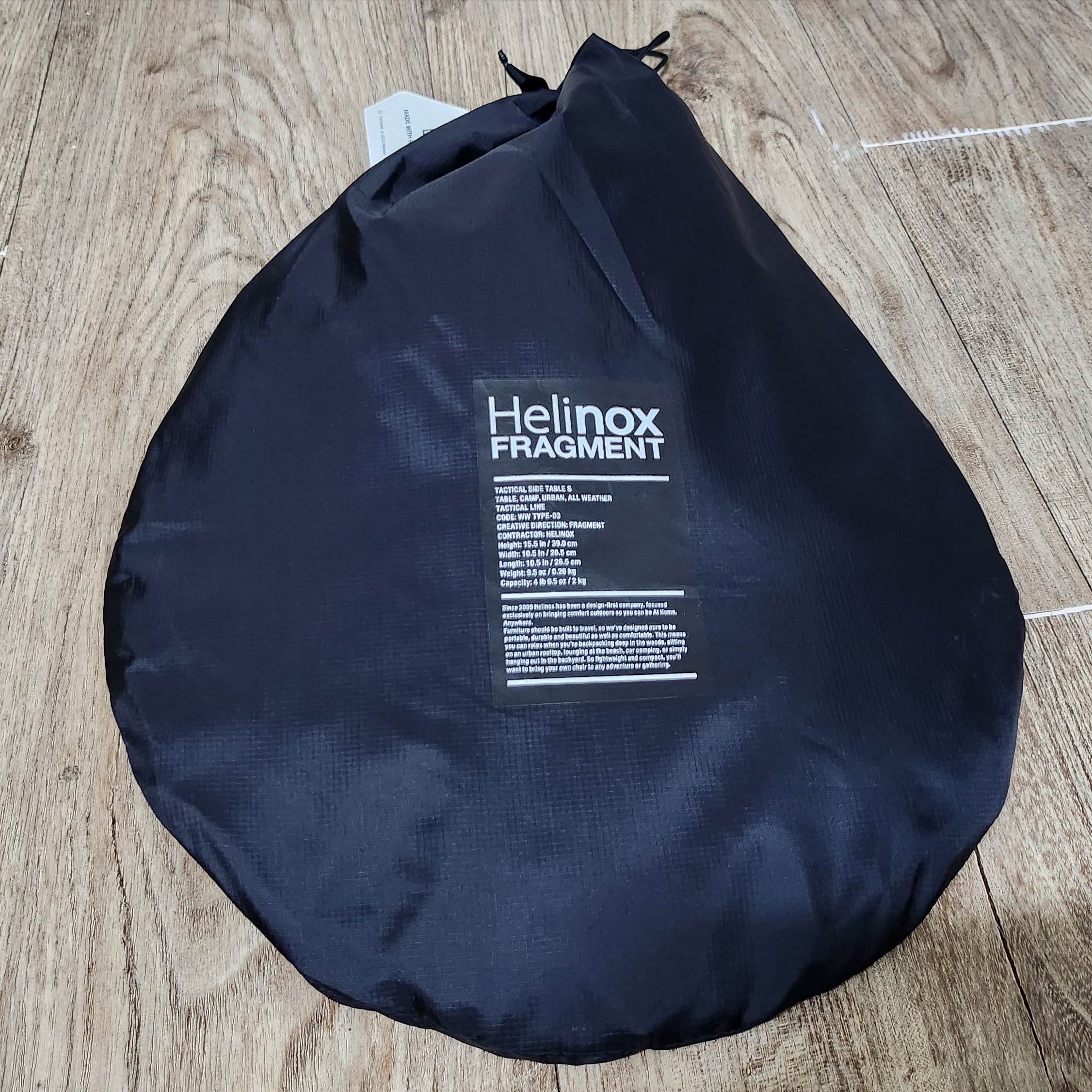 Helinox x Fragment Design Side Table S Black Navy 착용 스타일 - 4