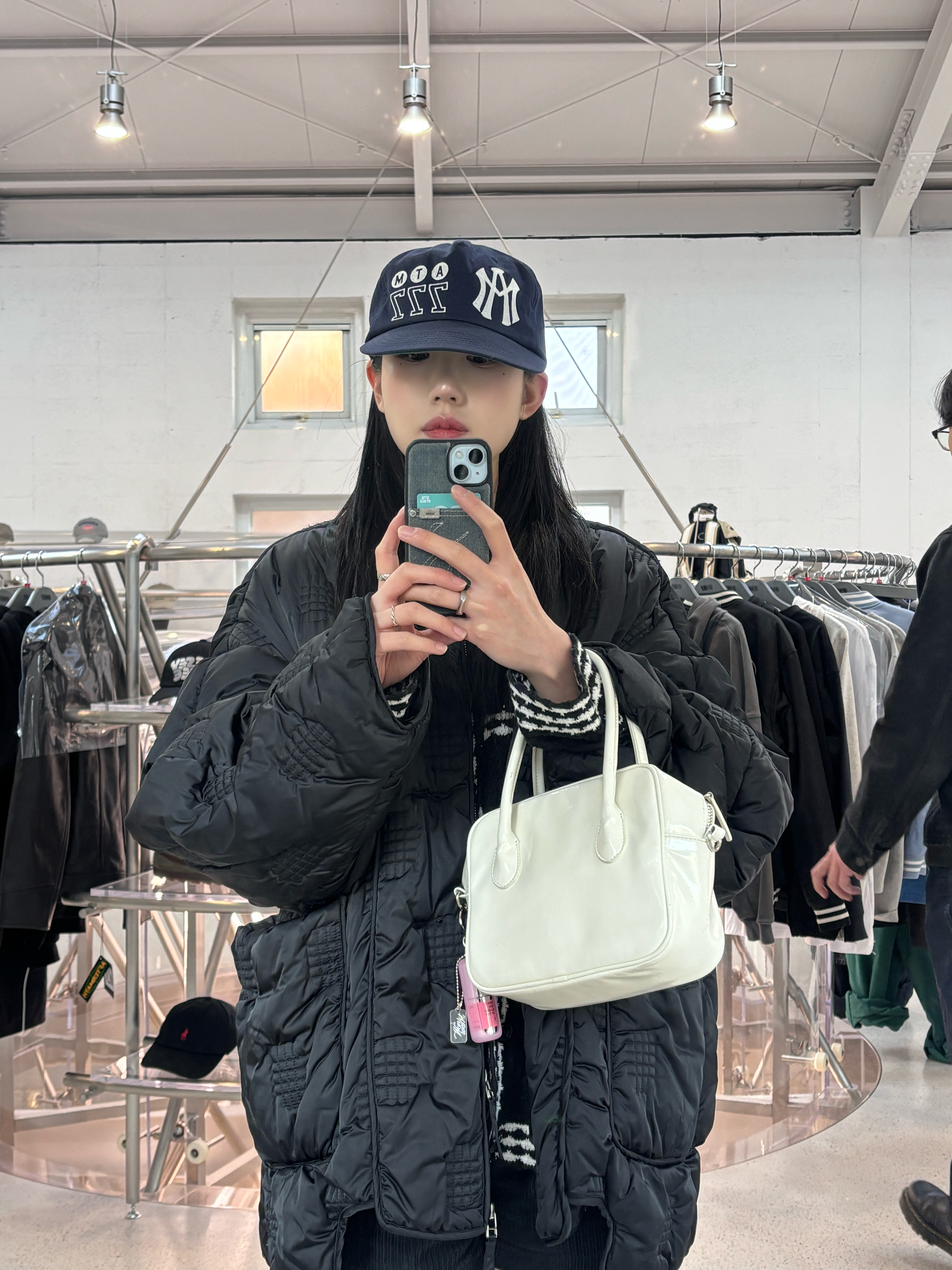 Aftermath Atm 777 Logo Ball Cap Black, Saint James Stripe Muffler Navy Ivory 착용 스타일 - 1