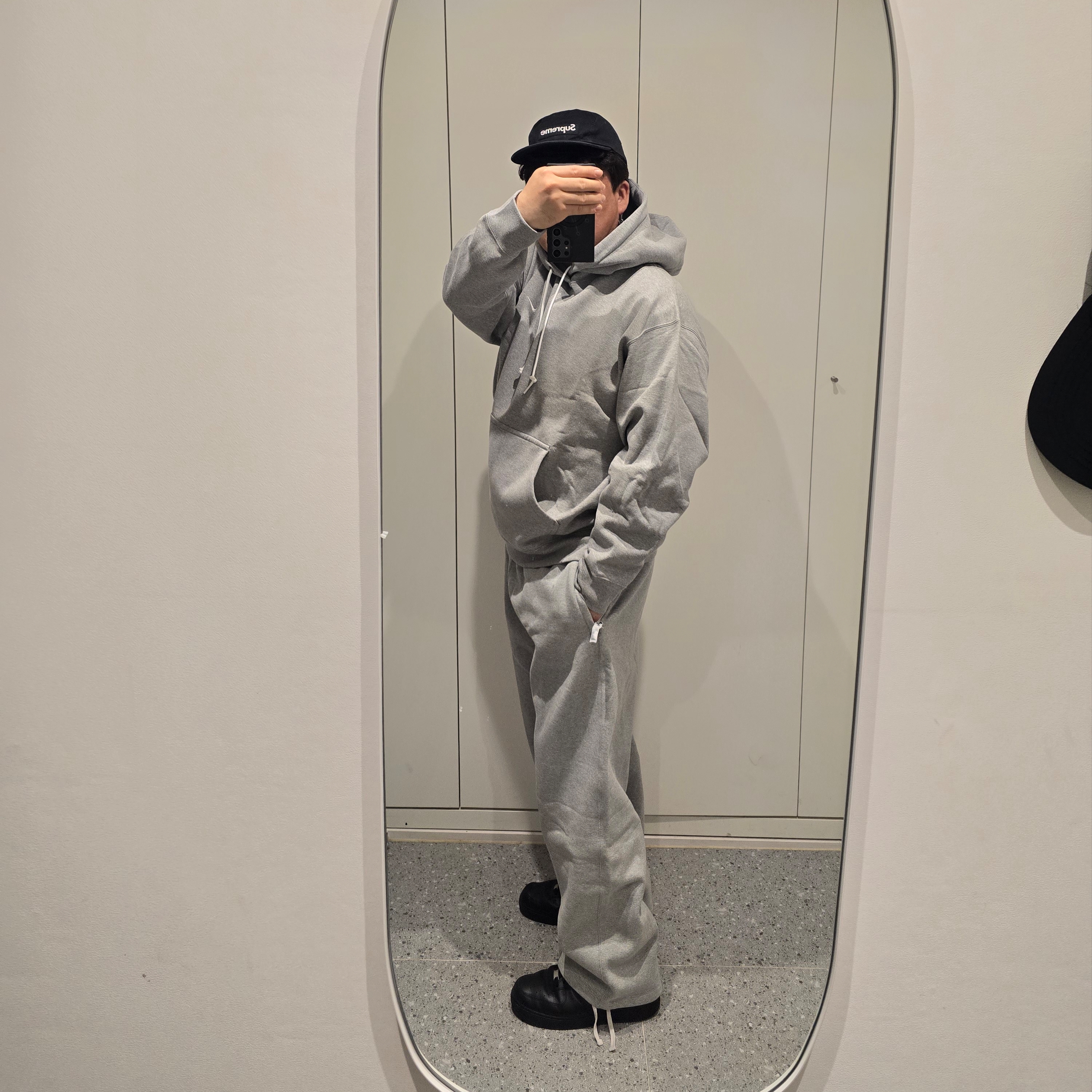 Nike Solo Swoosh Fleece Pullover Hoodie Grey - Asia, Nike NSW Swoosh Open Hem Fleece Pants Dark Grey Heather - Asia 착용 스타일 - 3