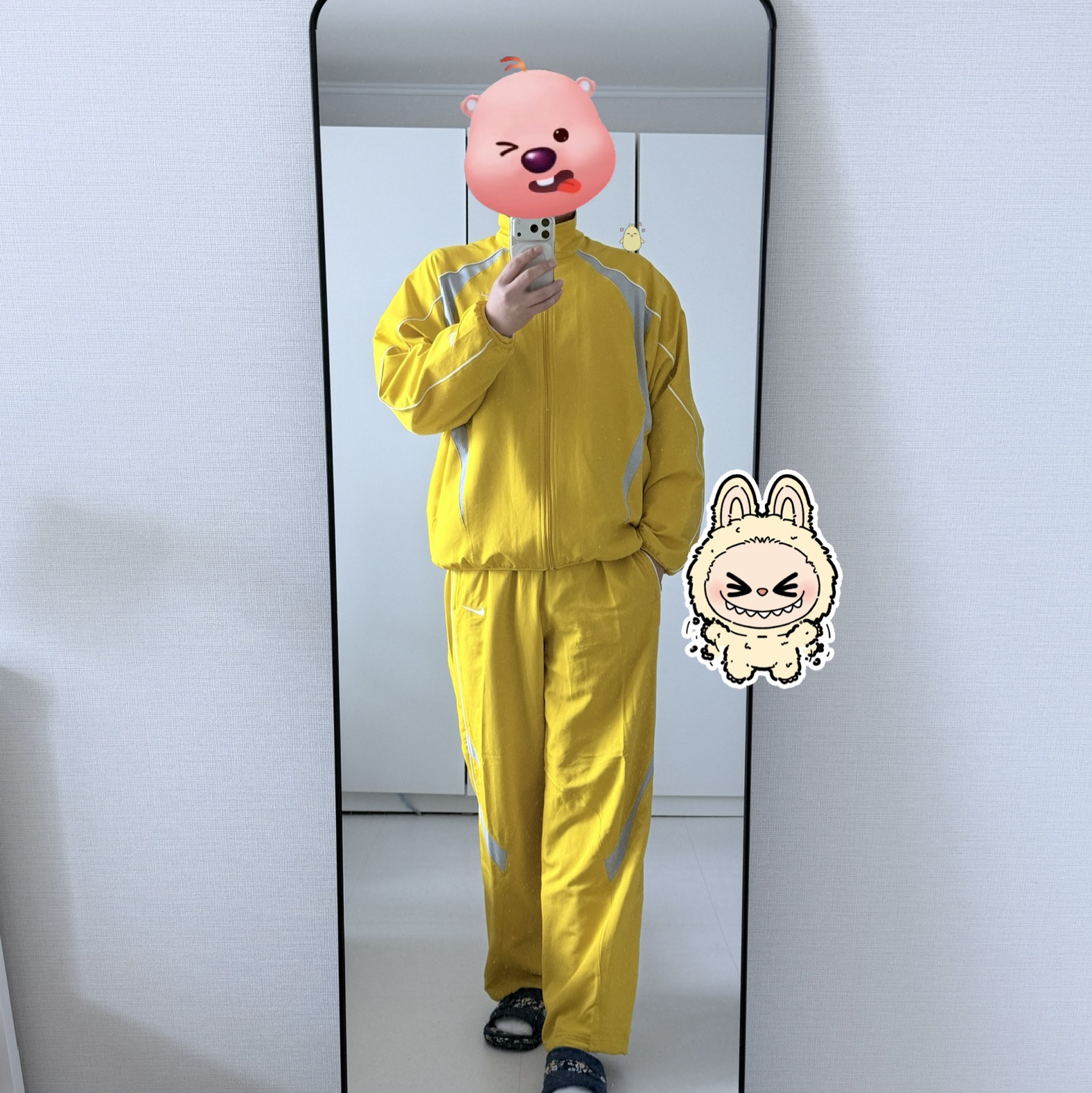 Supreme x Nike Track Jacket Yellow - 25SS, Supreme x Nike Track Pant Yellow - 25SS 착용 스타일 - 1