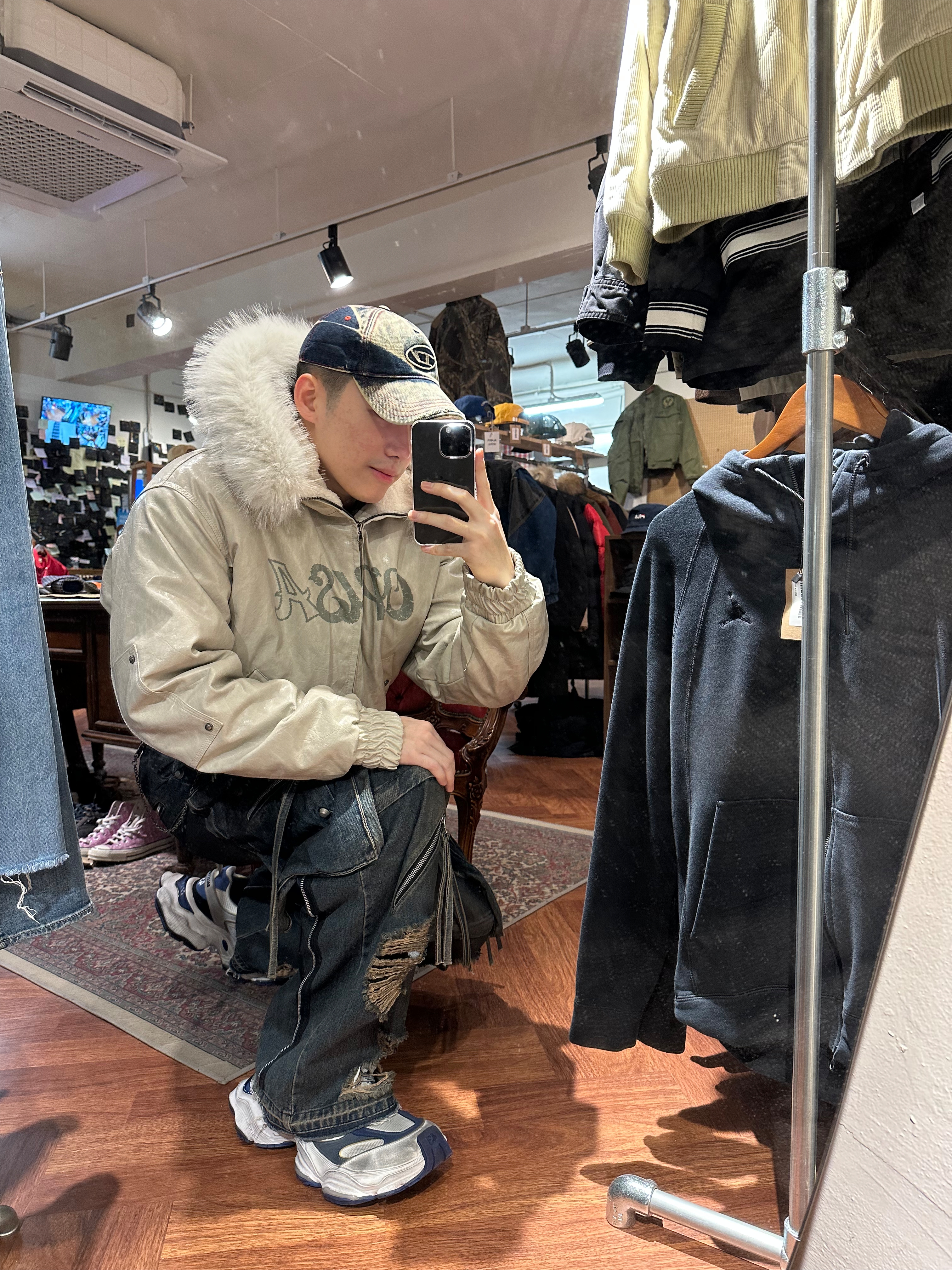 Diesel C-Seymon Treated Denim Baseball Cap Blue White, Balenciaga Cargo Sneakers Grey White Blue 착용 스타일 - 2