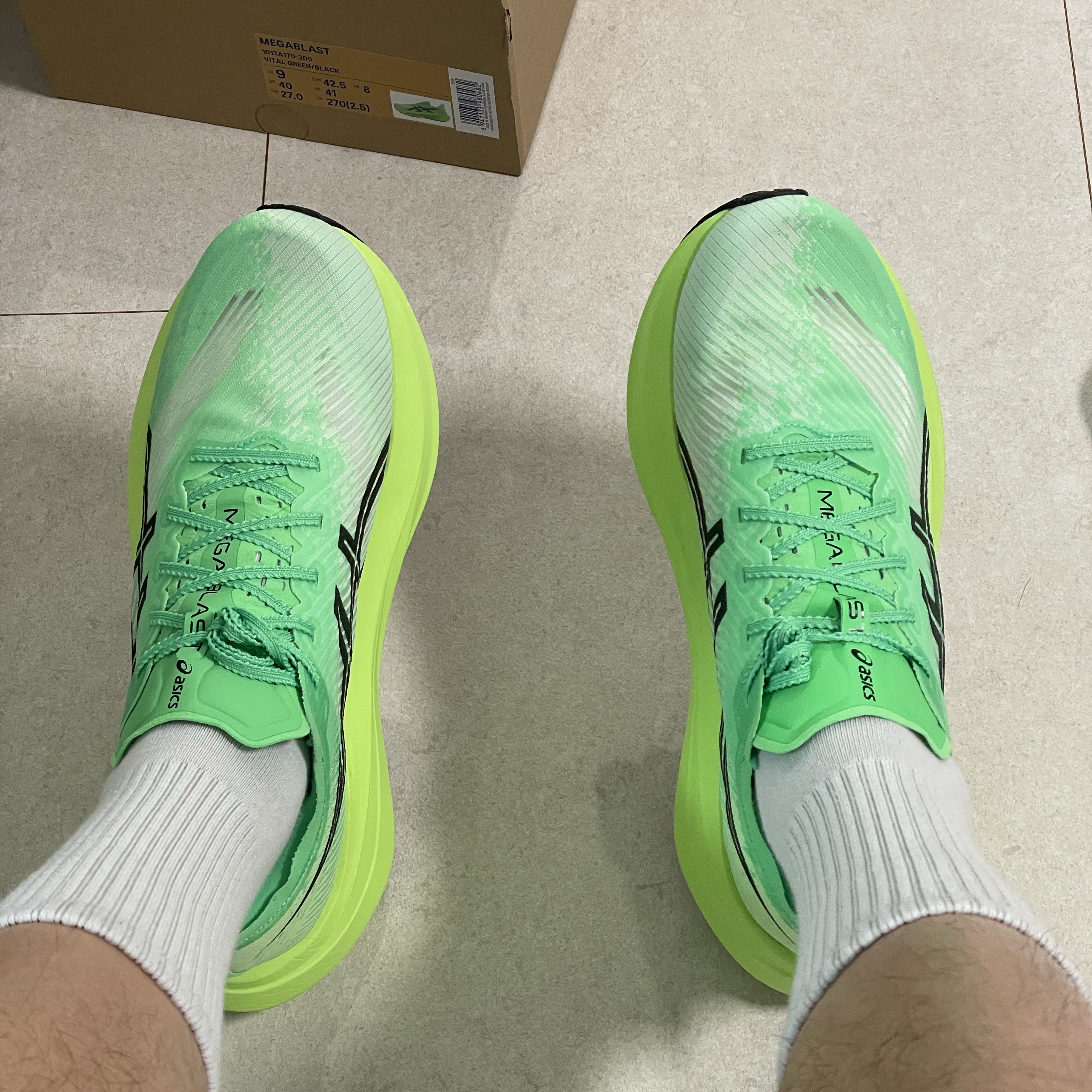 Asics Megablast Vital Green Black 착용 스타일 - 1