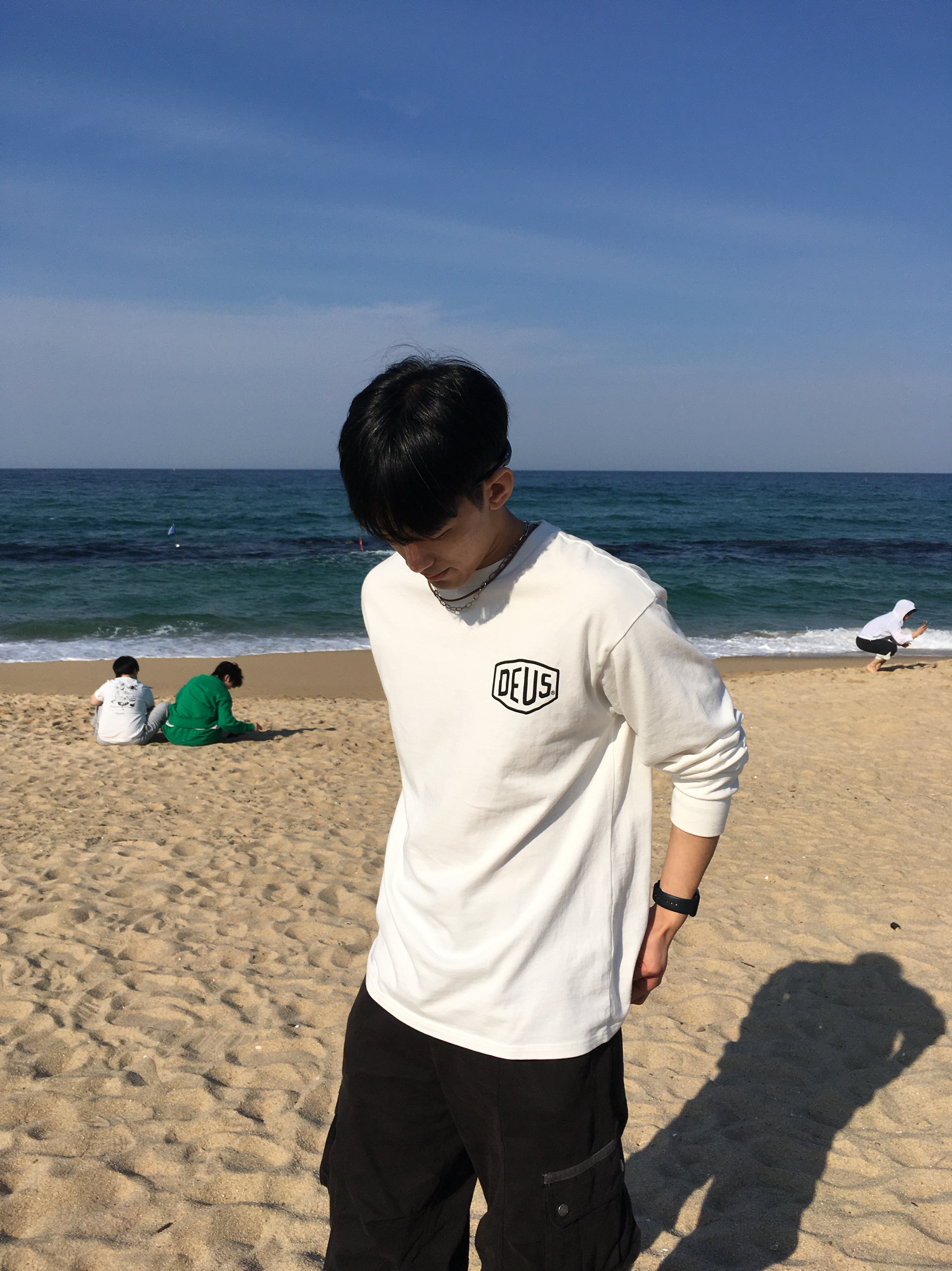 Deus Ex Machina Seoul College Long Sleeve T-Shirt White 착용 스타일 - 2