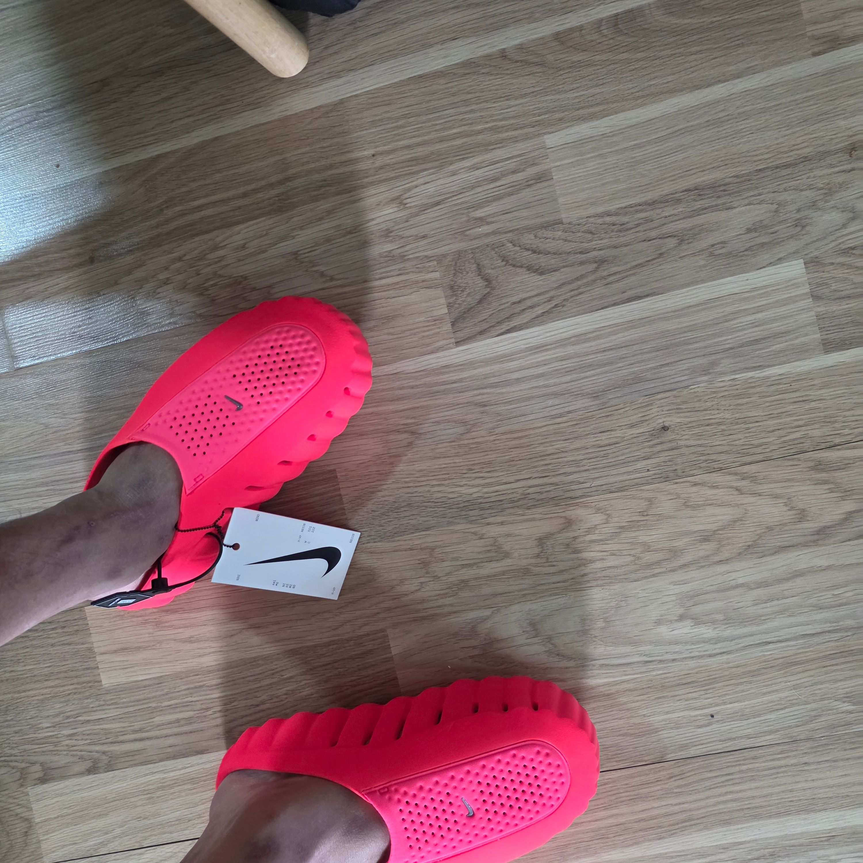 Nike Mind 001 Solar Red Chrome 착용 스타일 - 1