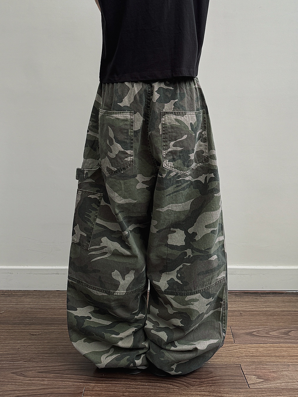 Stussy New Era 9twenty Basic Trucker Black, Oakley Light Breathe Triple Black 착용 스타일 - 4