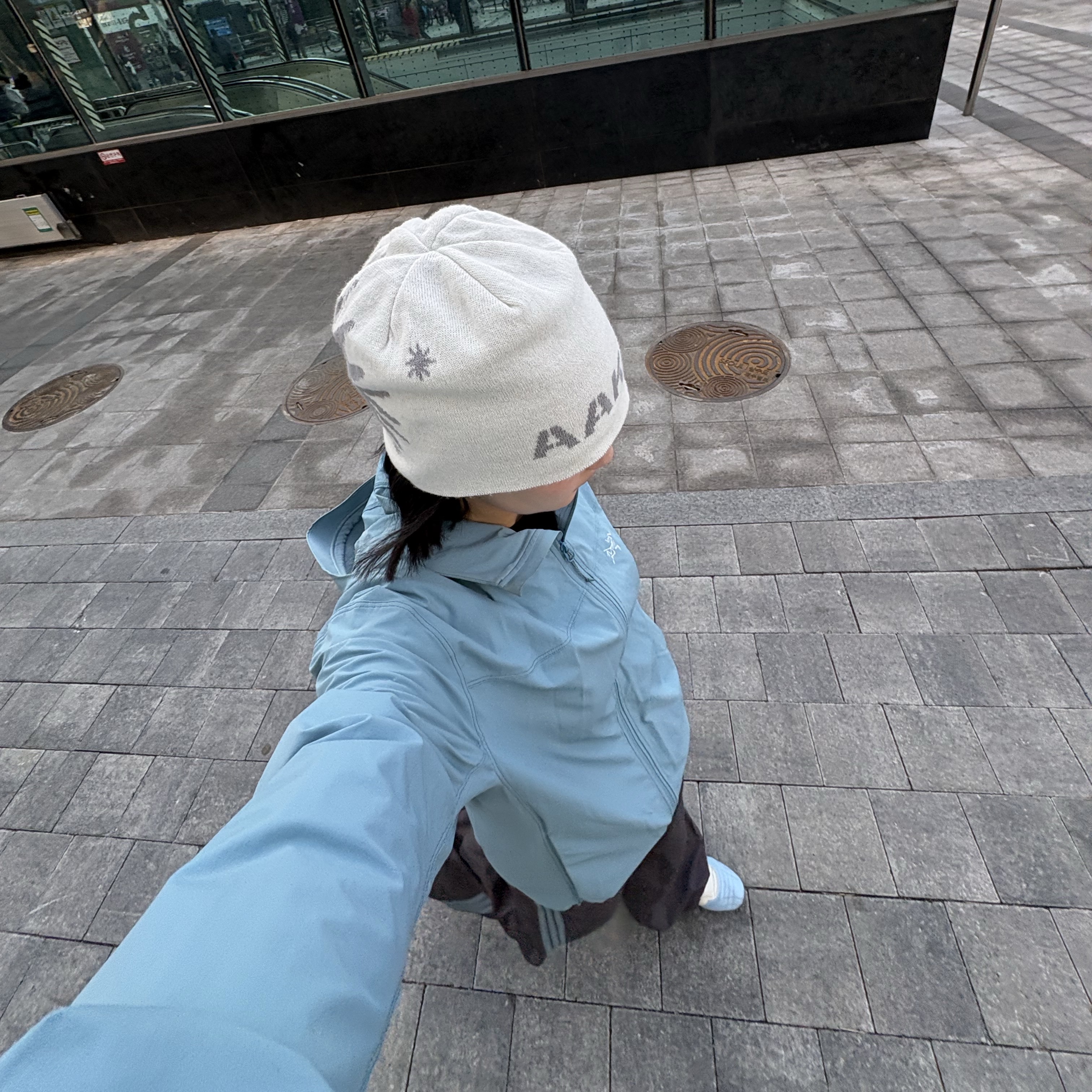 Arc'teryx Gamma Lightweight Hoody Solace, (W) Adidas Taekwondo Off White Clear Sky 착용 스타일 - 2