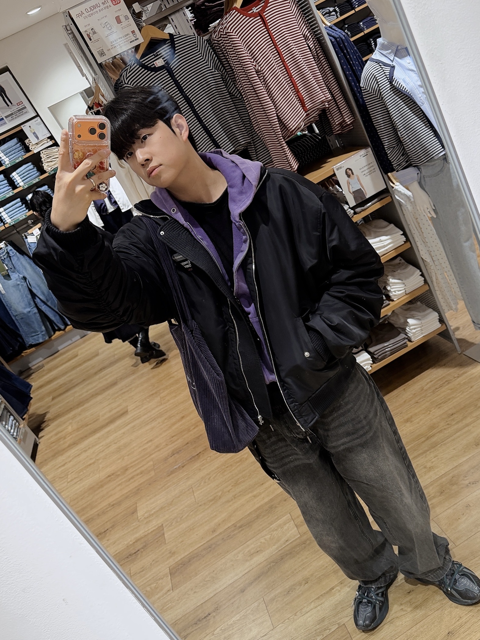 Suade Cropped Washed Hood Zip Up Purple, Asics x Andersson Bell HN2-S Protoblast Black 착용 스타일 - 2