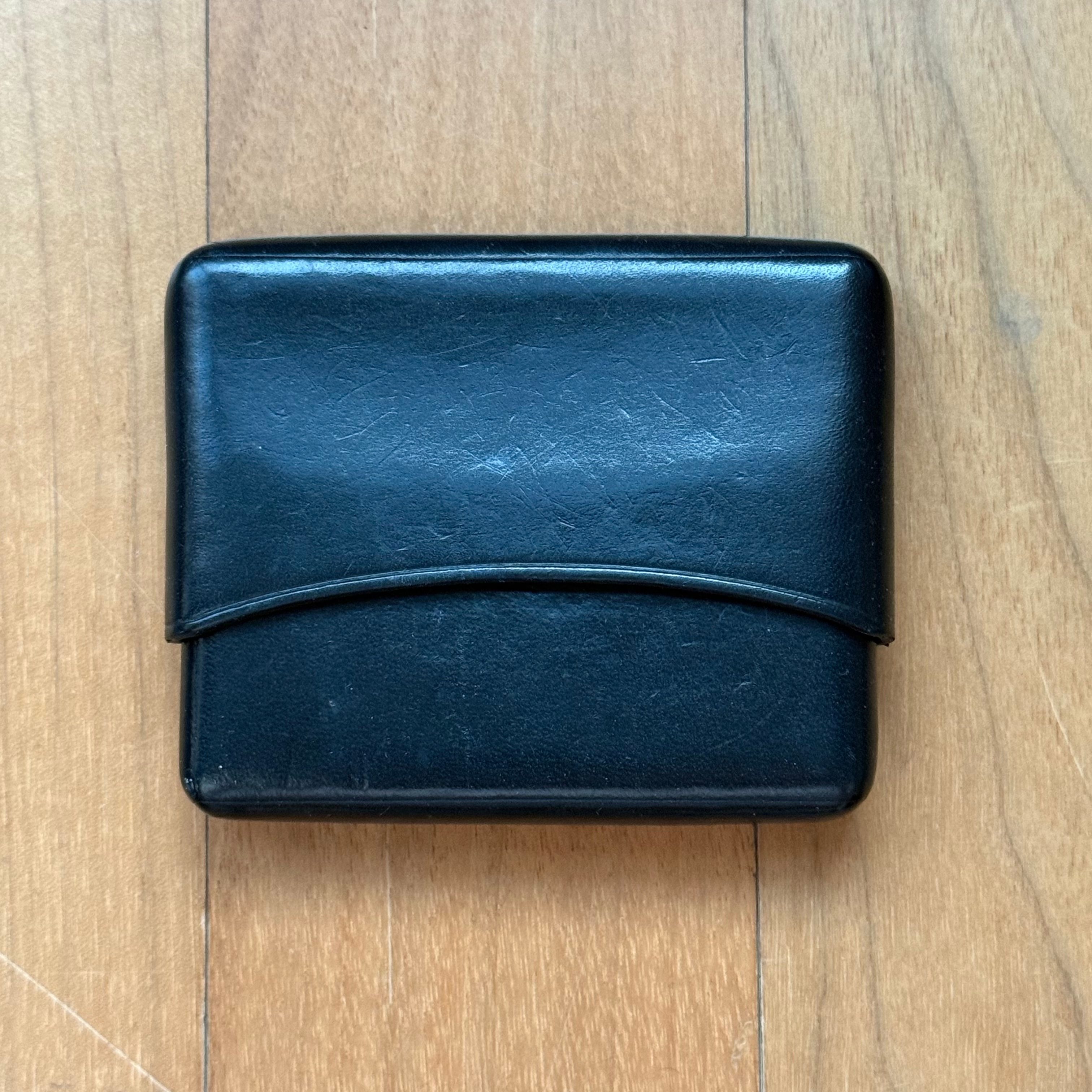 Lemaire Card Holder with Molded Calf Leather Black 착용 스타일