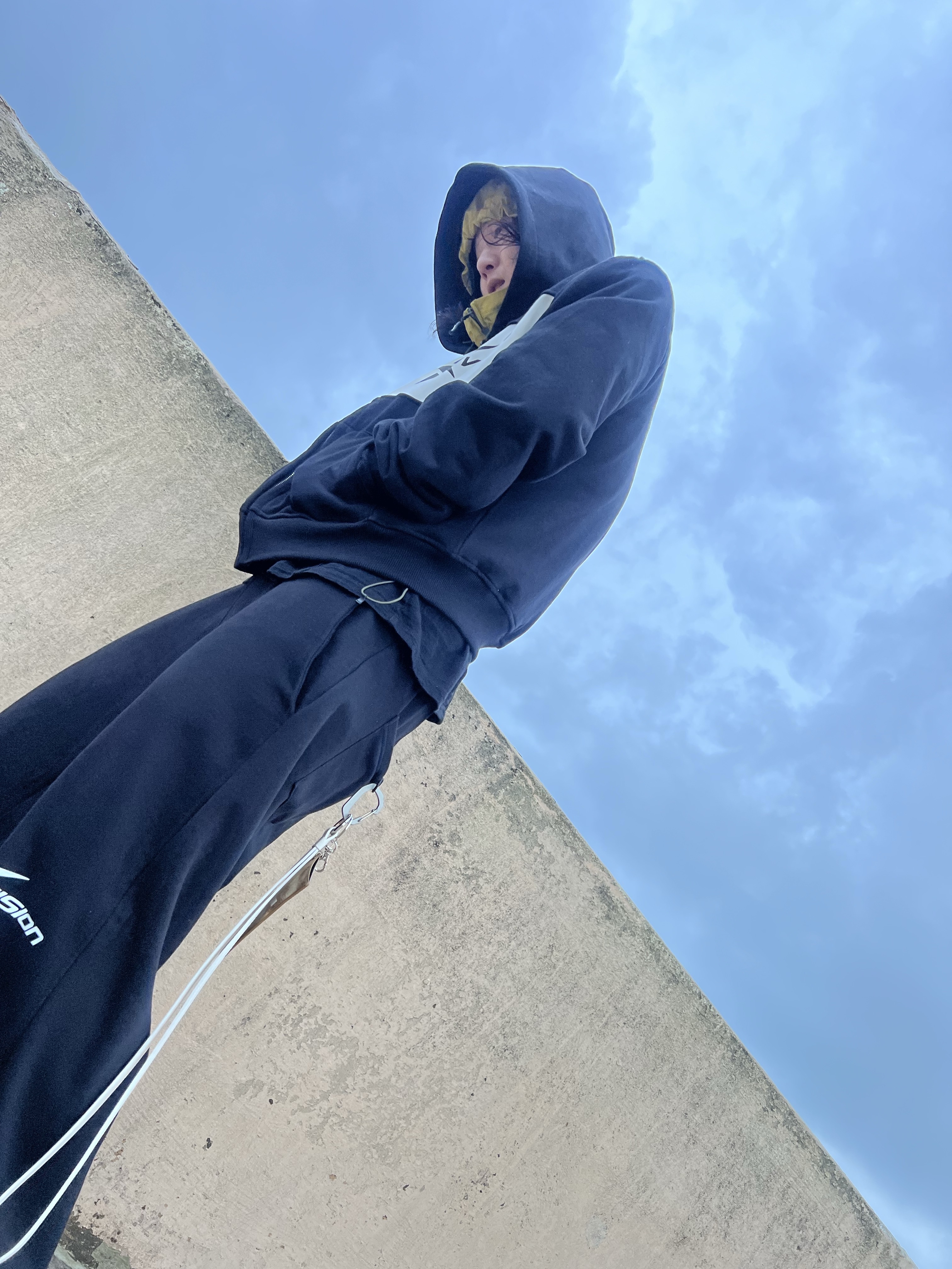 Civision by CSC Star Logo Hoodie Zip-Up Black, Civision by CSC Star Logo Jogger Pants Black 착용 스타일 - 2