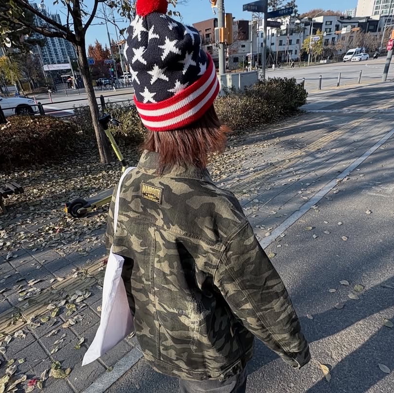 [트리플적립] MAINBOOTH Destroyed Camo Trucker Jacket CAMO 착용 스타일 - 1