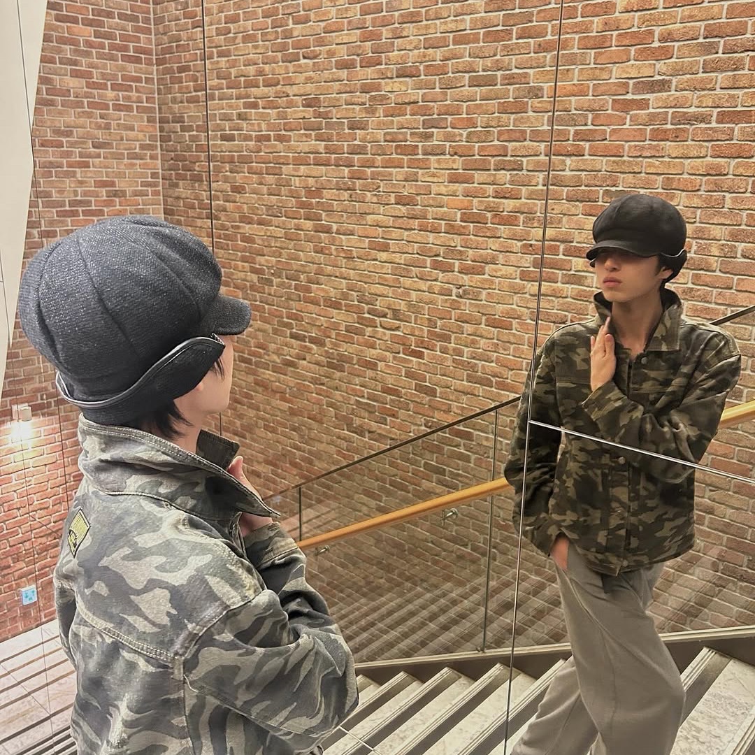 [트리플적립] MAINBOOTH Destroyed Camo Trucker Jacket CAMO 착용 스타일 - 2