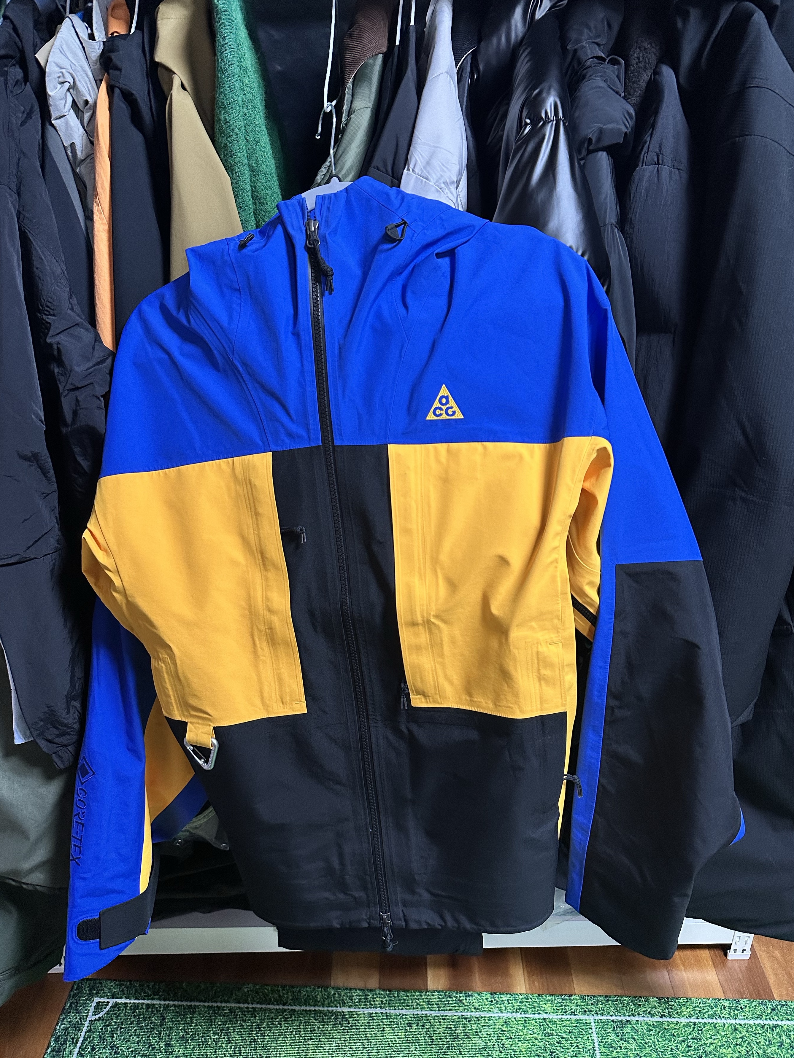 Nike ACG Gore-Tex Misery Ridge Jacket Hyper Royal - Asia 착용 스타일
