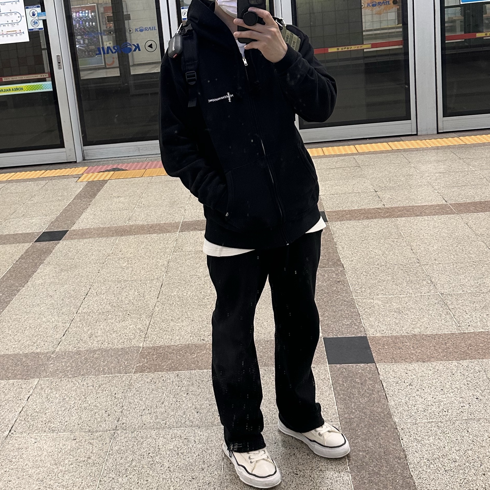Maison Mihara Yasuhiro Peterson OG Sole Canvas Low Sneakers White 착용 스타일