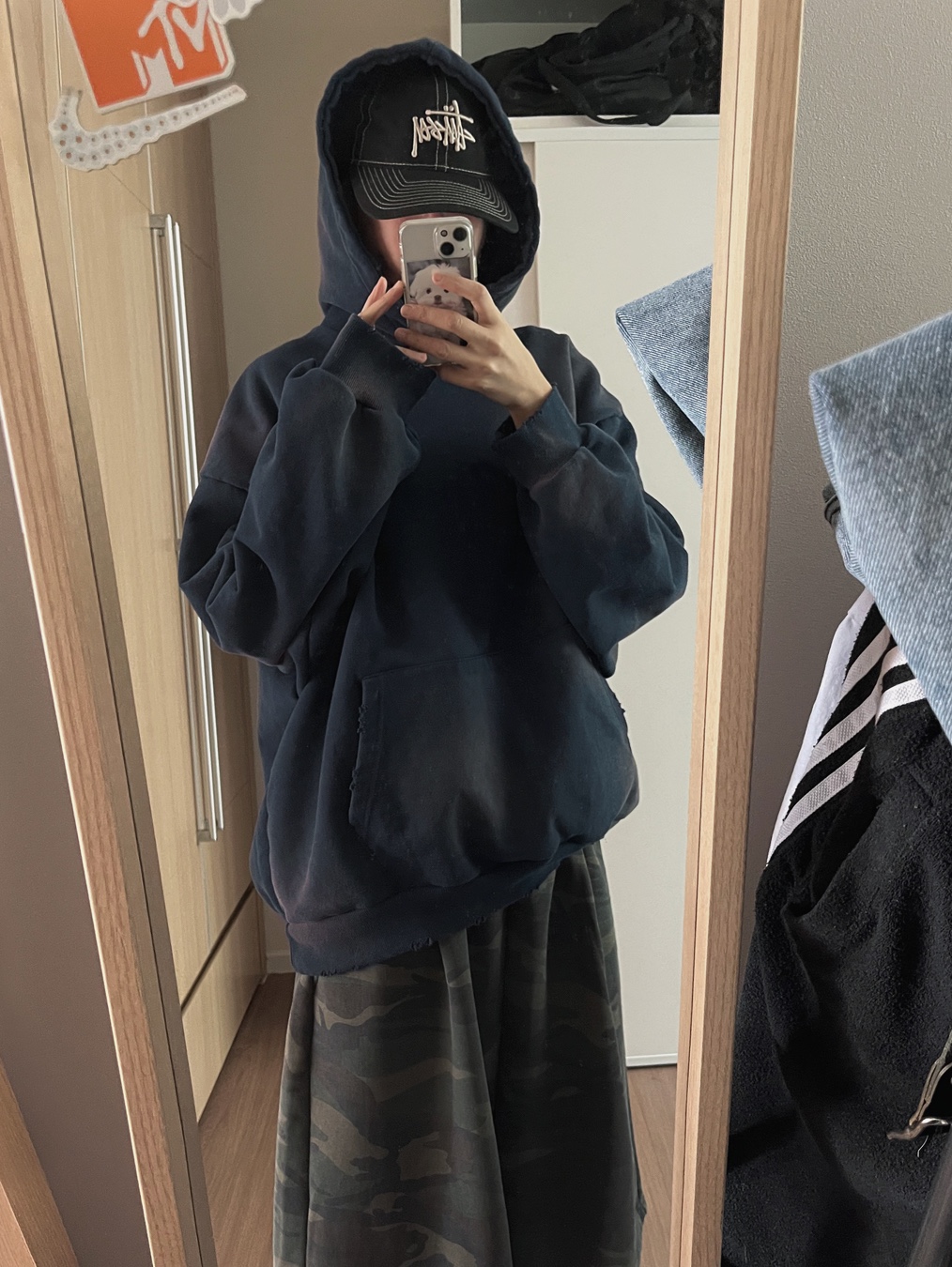 Stussy New Era 9twenty Basic Trucker Black, Salomon Everyday Crew Socks White (3 Pack) 착용 스타일 - 2