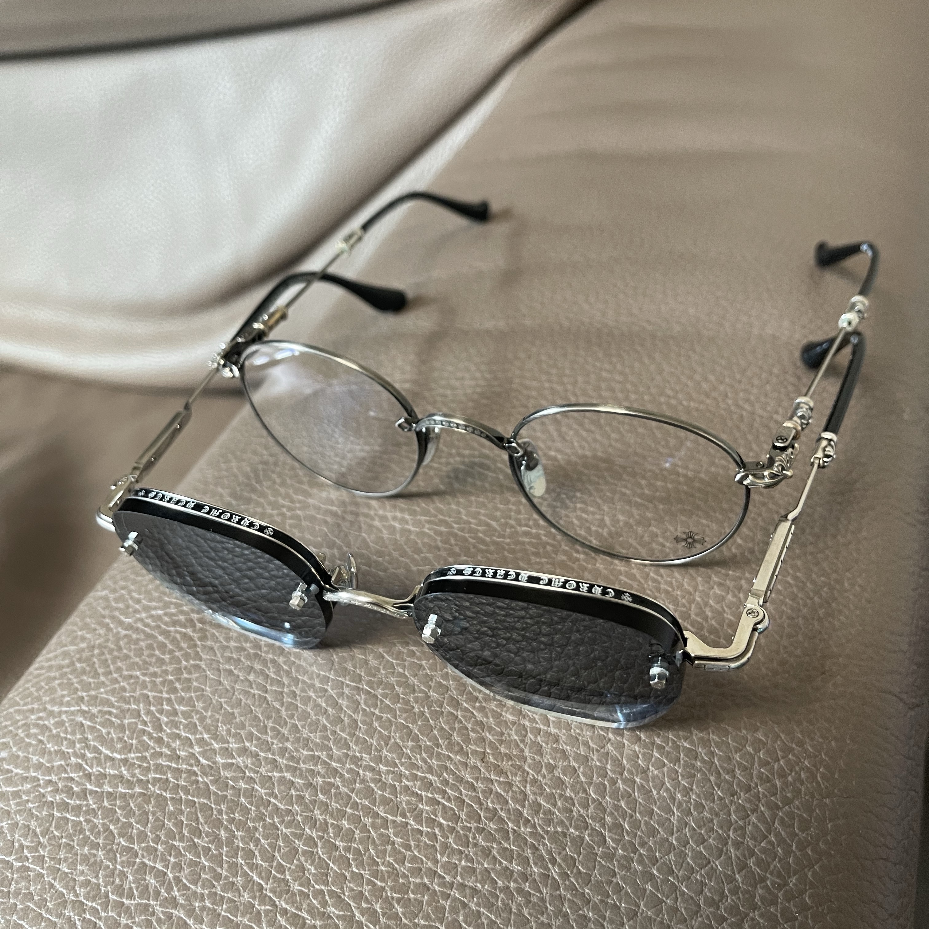 Chrome Hearts Bubba-A Antique Silver Black Plastic 착용 스타일 - 2