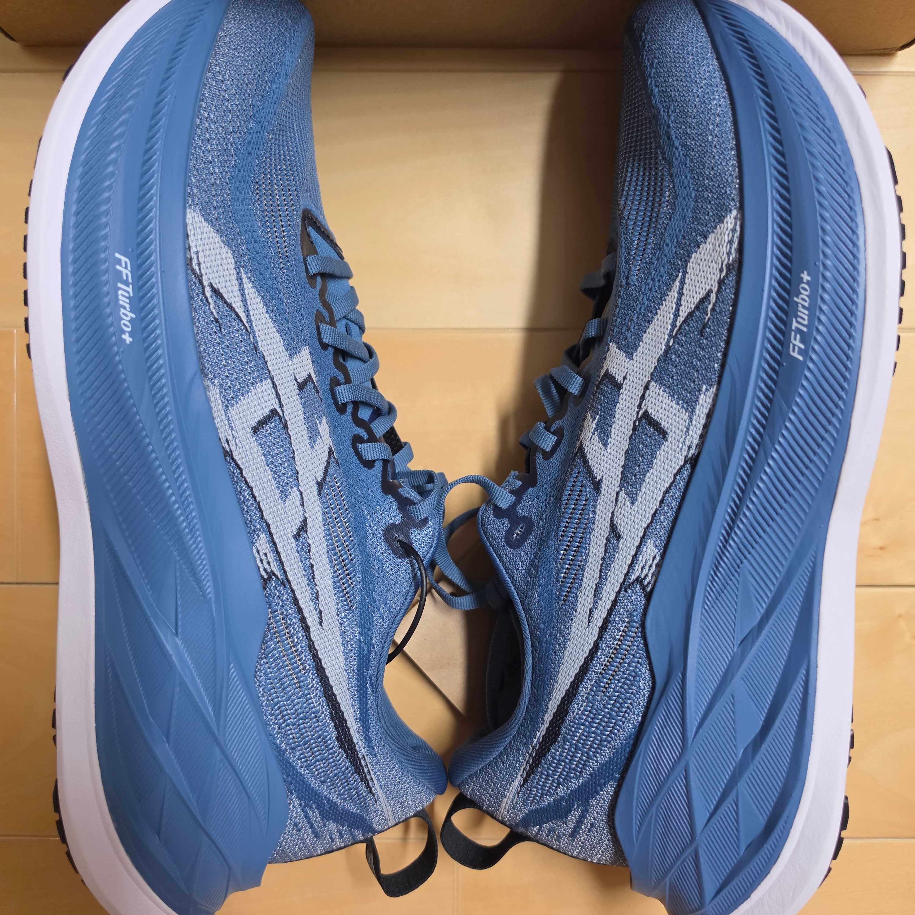 Asics Superblast 2 Winter Sea White 착용 스타일 - 10