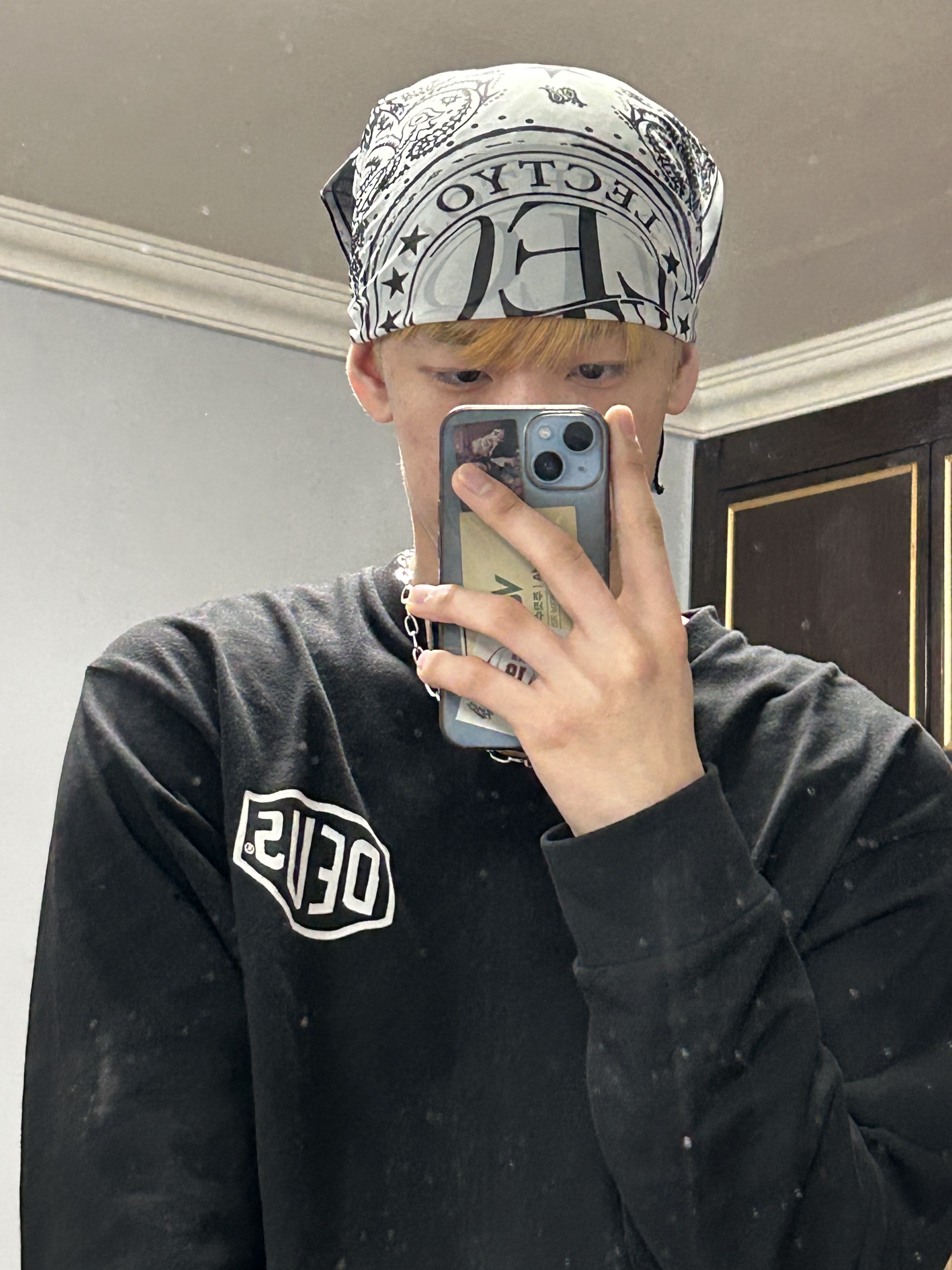 Deus Ex Machina Seoul College Long Sleeve T-Shirt Black 착용 스타일