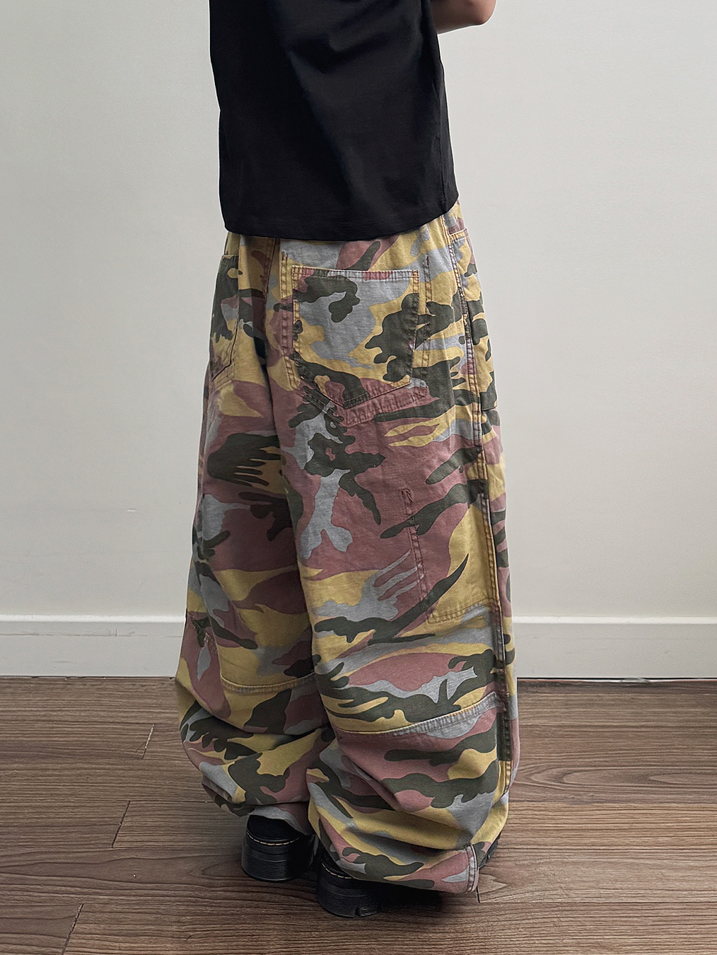 Dr. Martens Reeder Wyoming Leather Utility Shoes Black, Aftermath Atm Logo Ball Cap Black 착용 스타일 - 2