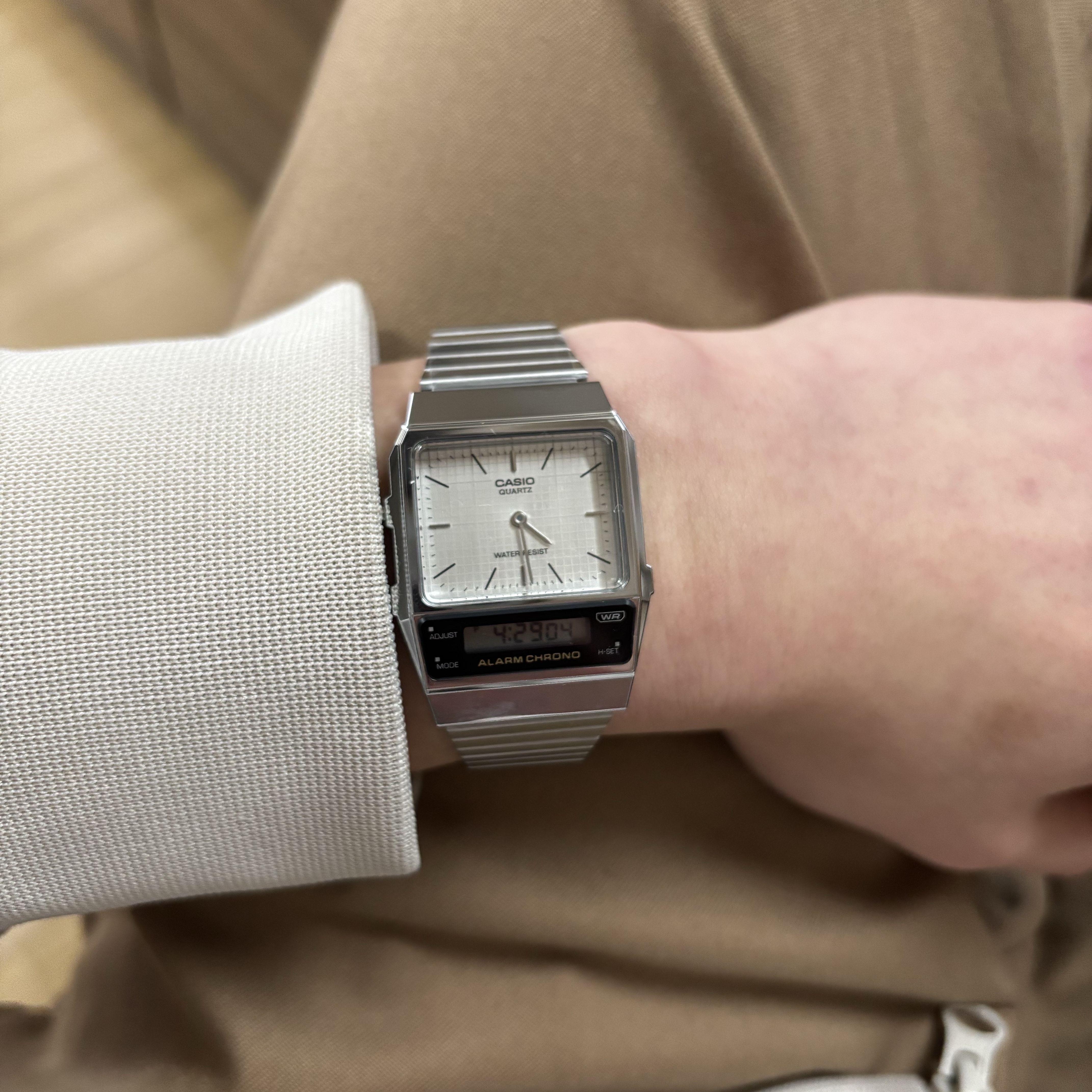 Casio AQ-800E-7ADF 착용 스타일 - 2