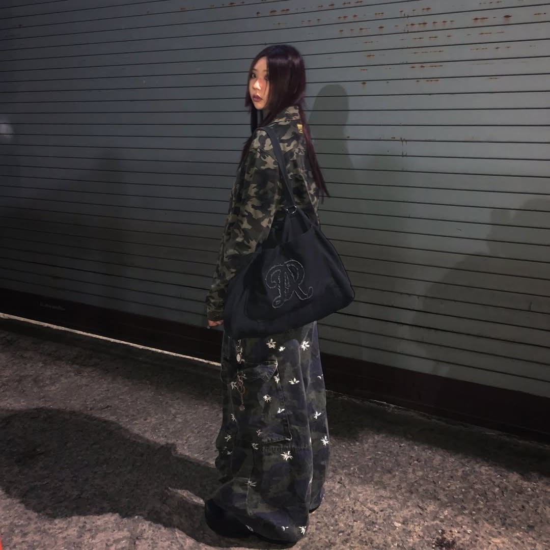 MAINBOOTH Destroyed Camo Trucker Jacket CAMO 착용 스타일 - 3