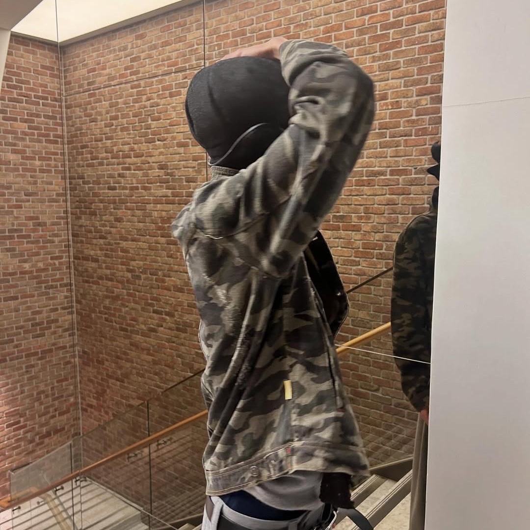 [트리플적립] MAINBOOTH Destroyed Camo Trucker Jacket CAMO 착용 스타일 - 3