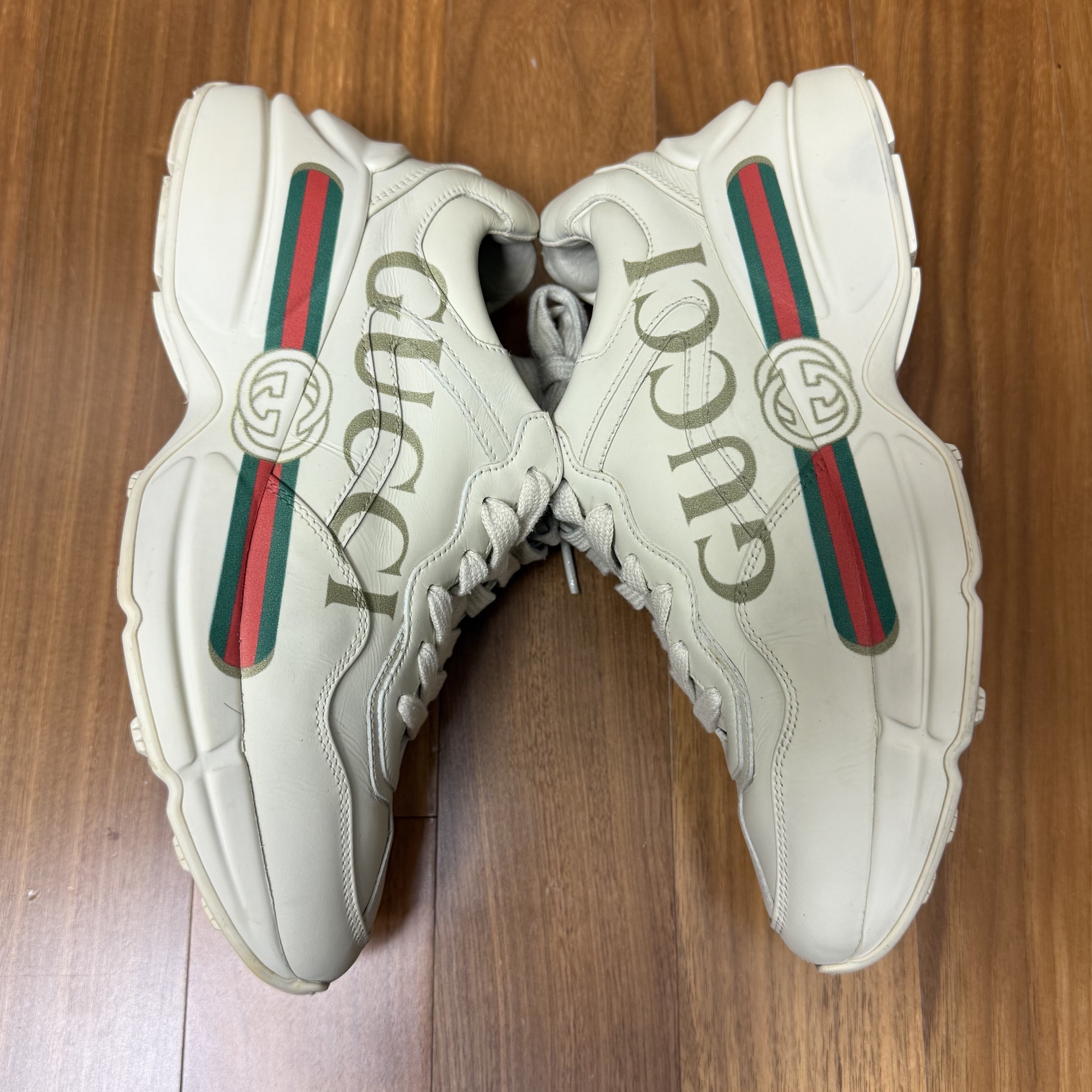 Gucci Rhyton Leather Sneakers Logo 착용 스타일
