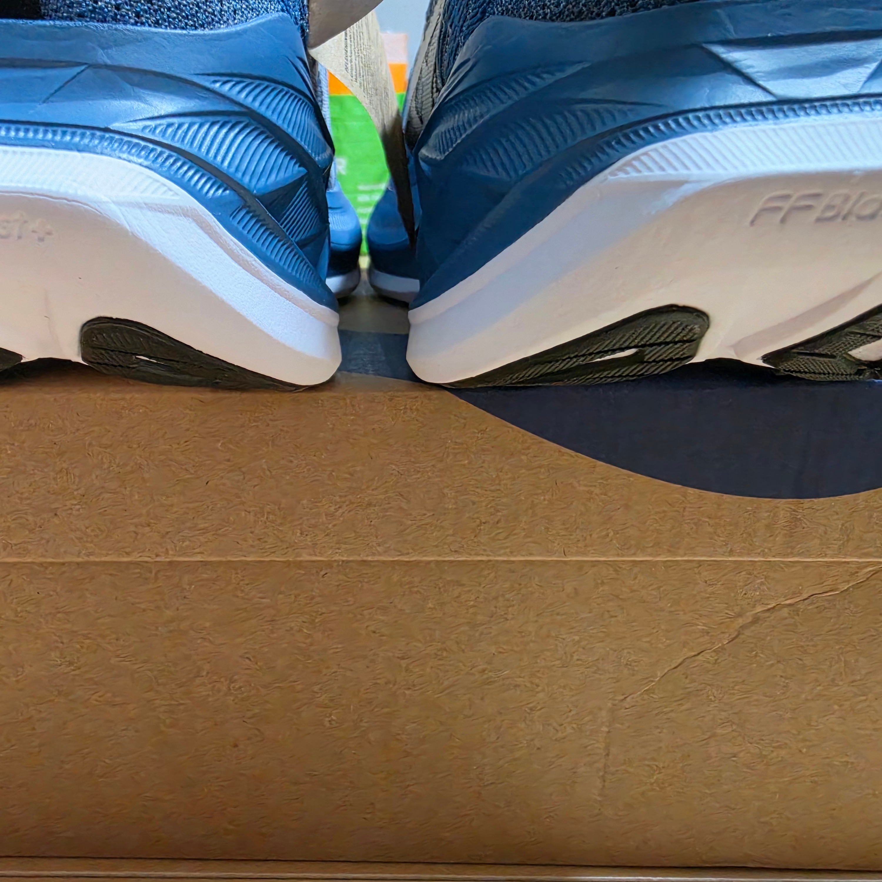 Asics Superblast 2 Winter Sea White 착용 스타일 - 6