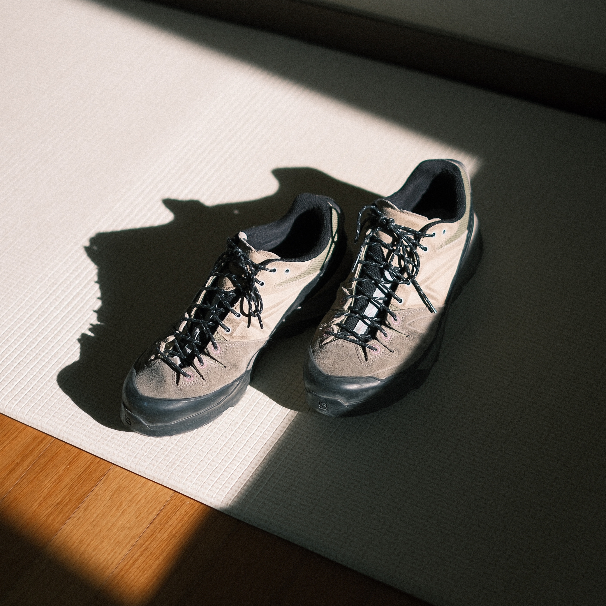 Salomon X-Alp LTR Pewter Vintage Khaki 착용 스타일 - 7