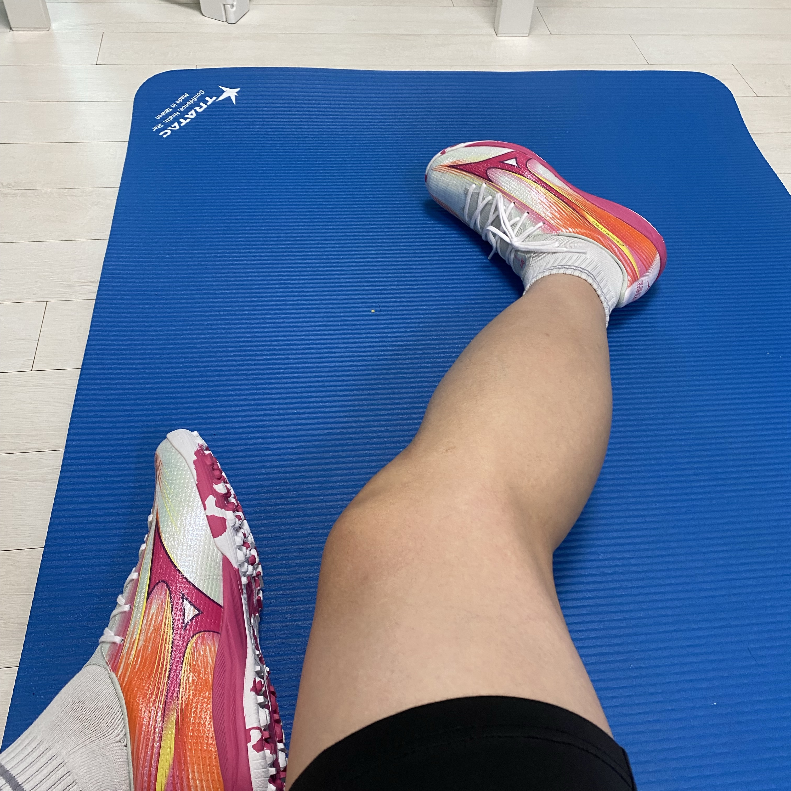 Mizuno Alpha III Elite AS White Pink 착용 스타일 - 2