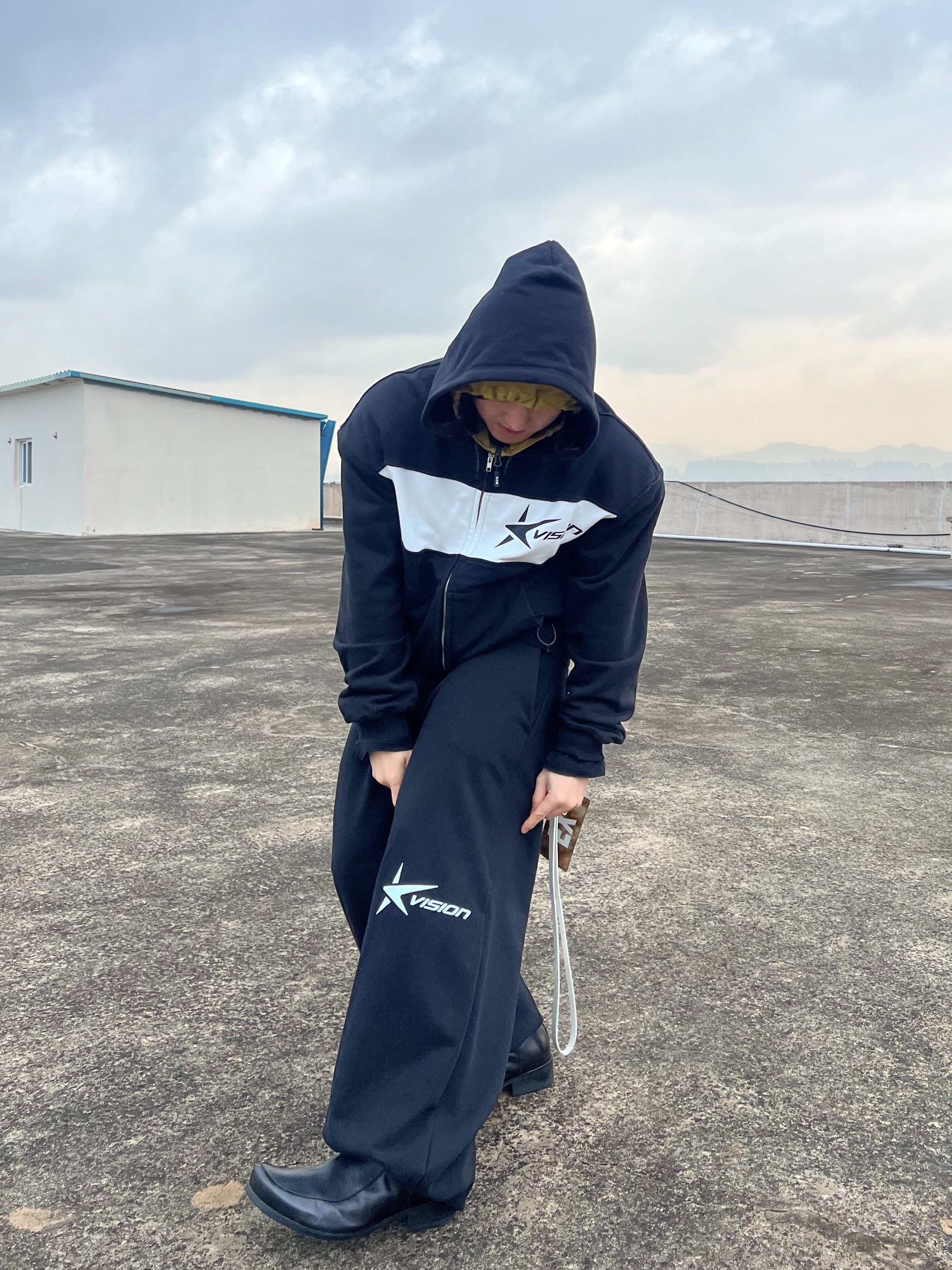 Civision by CSC Star Logo Hoodie Zip-Up Black, Civision by CSC Star Logo Jogger Pants Black 착용 스타일 - 7