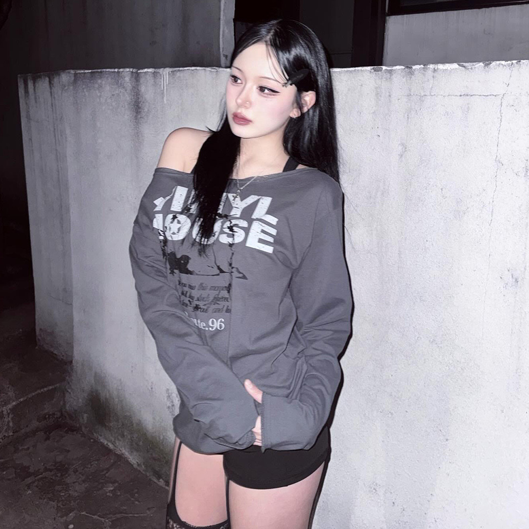 Thevinylhouse Raw Cut Over Ls Tee (W) Charcoal 착용 스타일