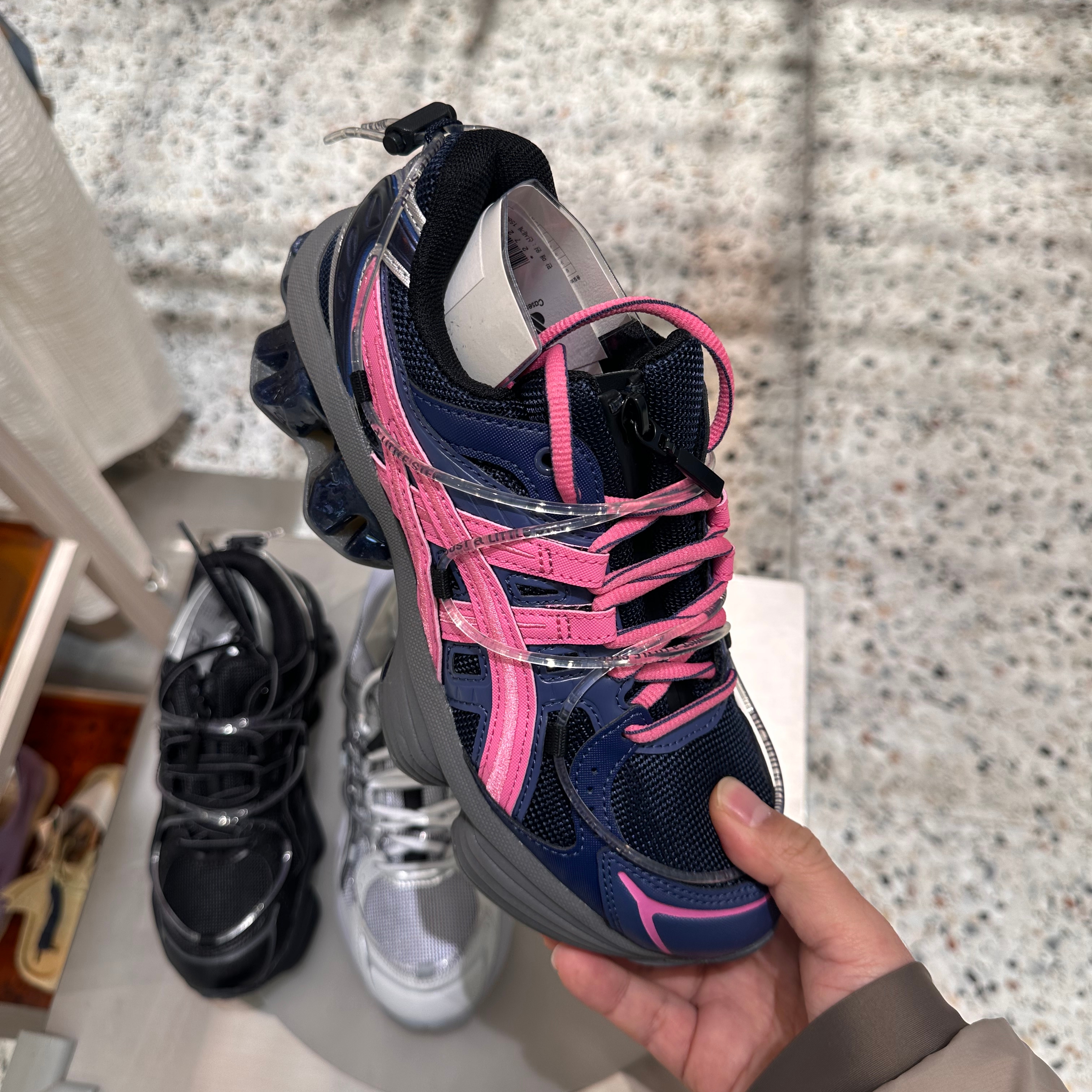 Asics x Yoasobi Gel-Kinetic Fluent Y Midnight Dragon Fruit 착용 스타일