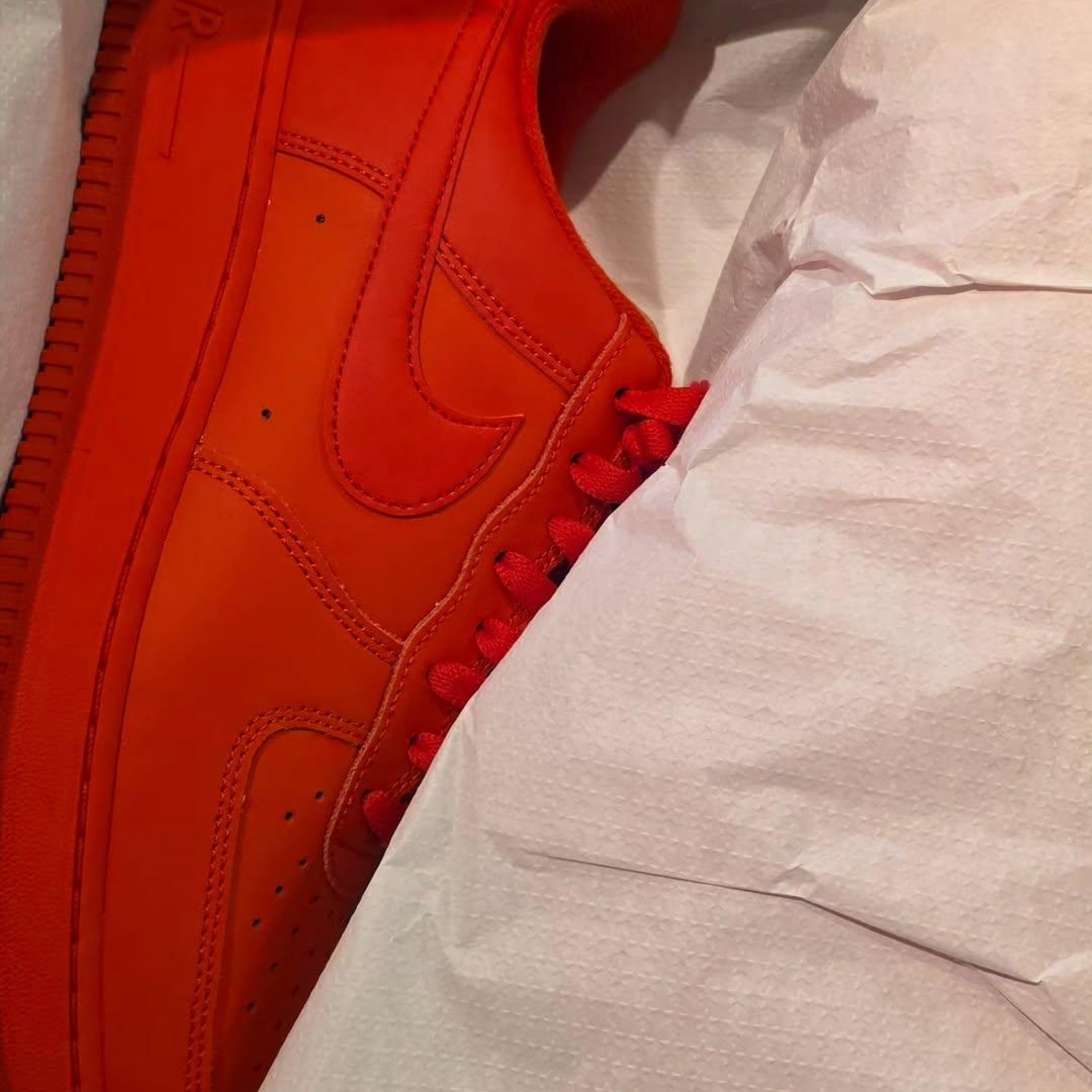 Nike Air Force 1 '07 LV8 Low 1 Triple Red 착용 스타일