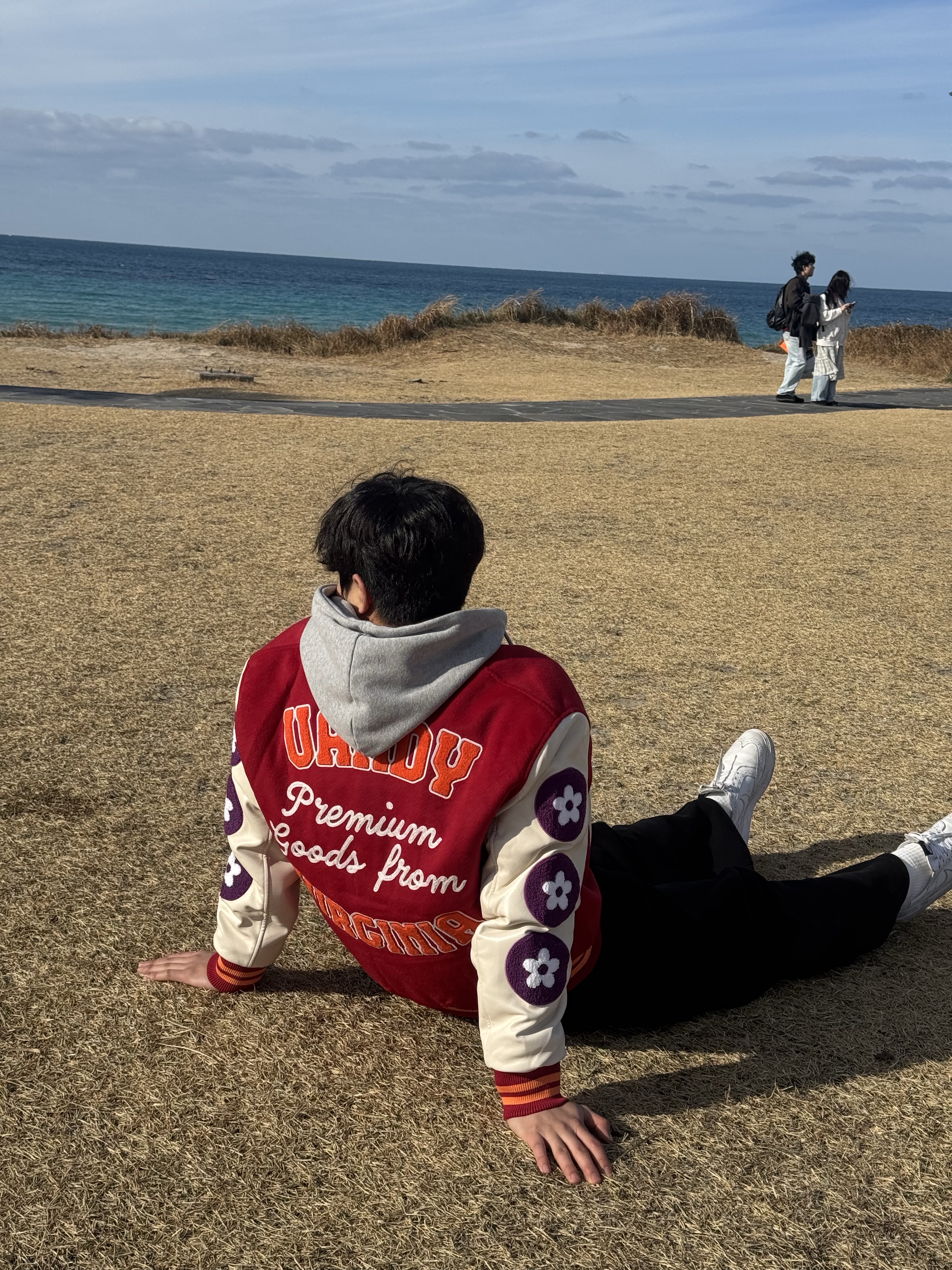 Vandy The Pink Vtech Goods Varsity Jacket Red, Nike x Peaceminusone Kwondo1 White 착용 스타일 - 3