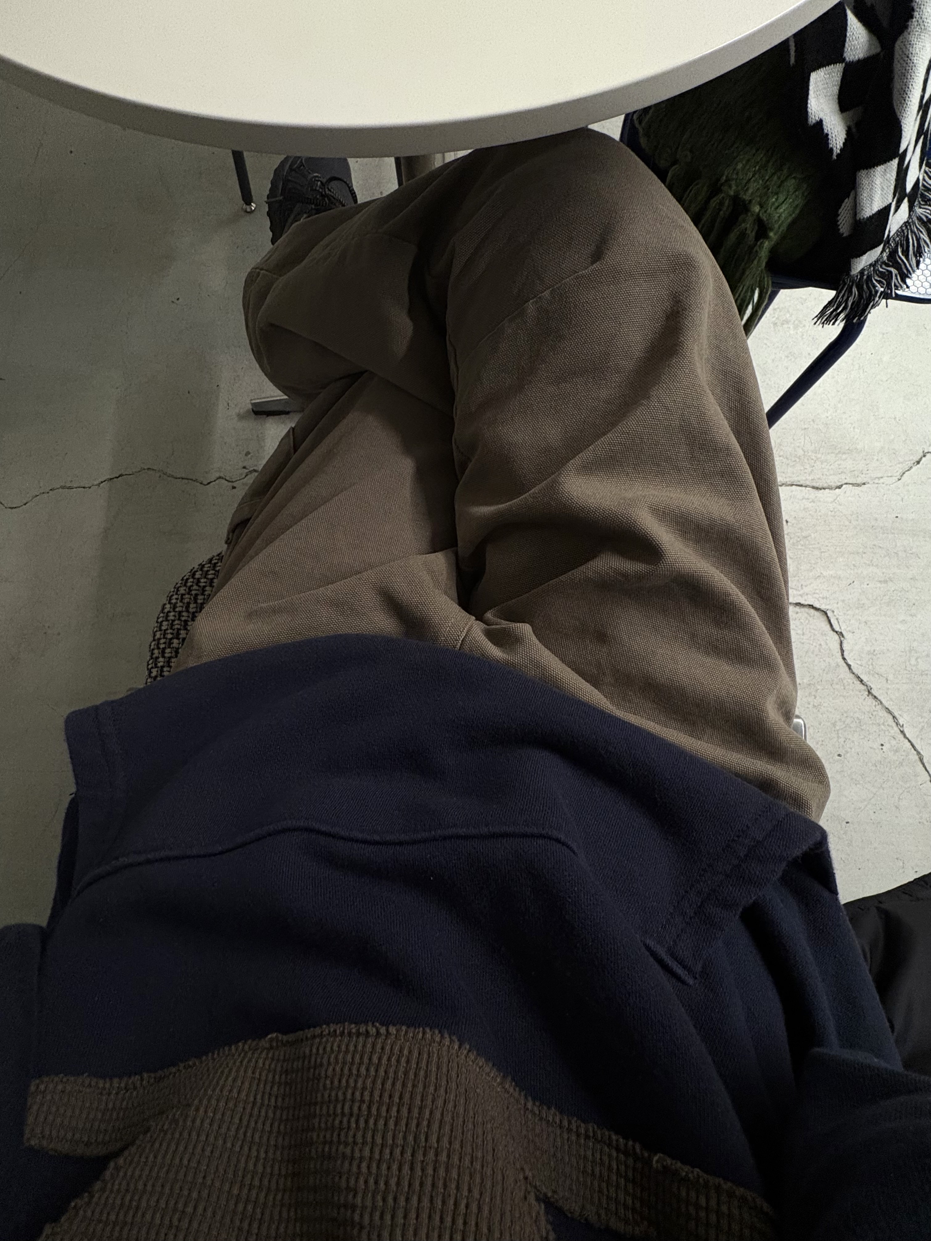 Hatchingroom Over Duck Pants Washed Beige 착용 스타일