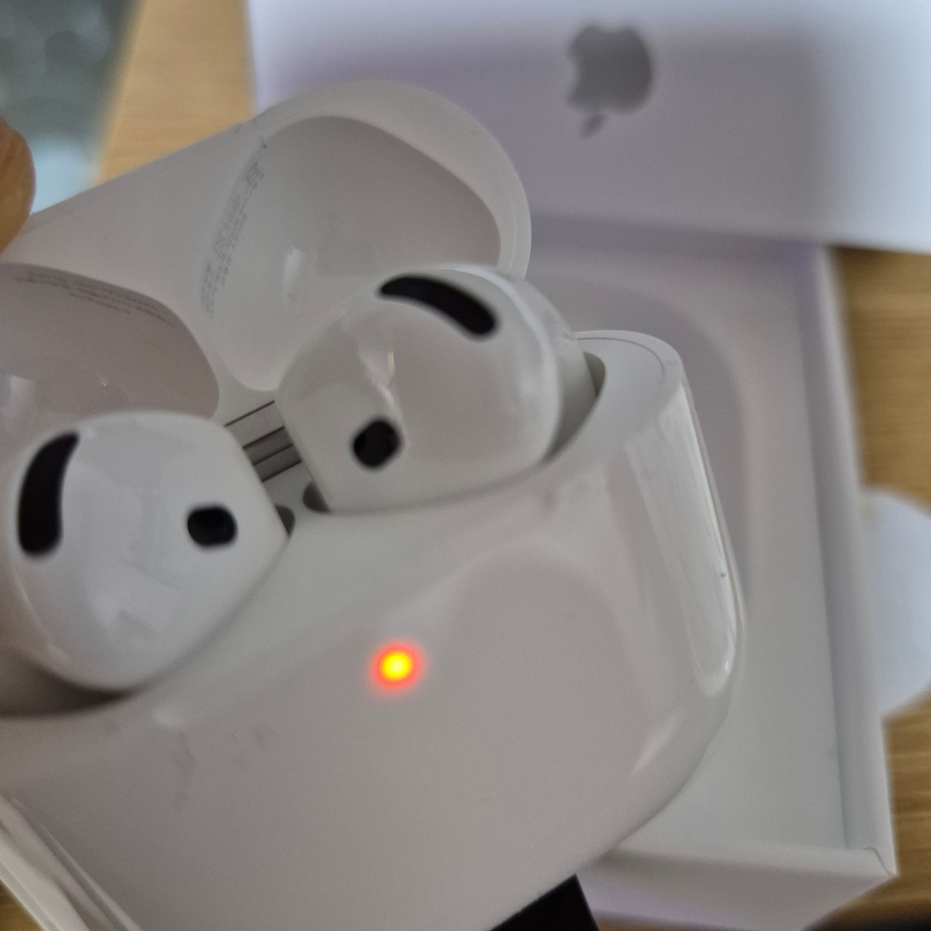Apple Airpods 4th Gen (Korean Ver.) 착용 스타일