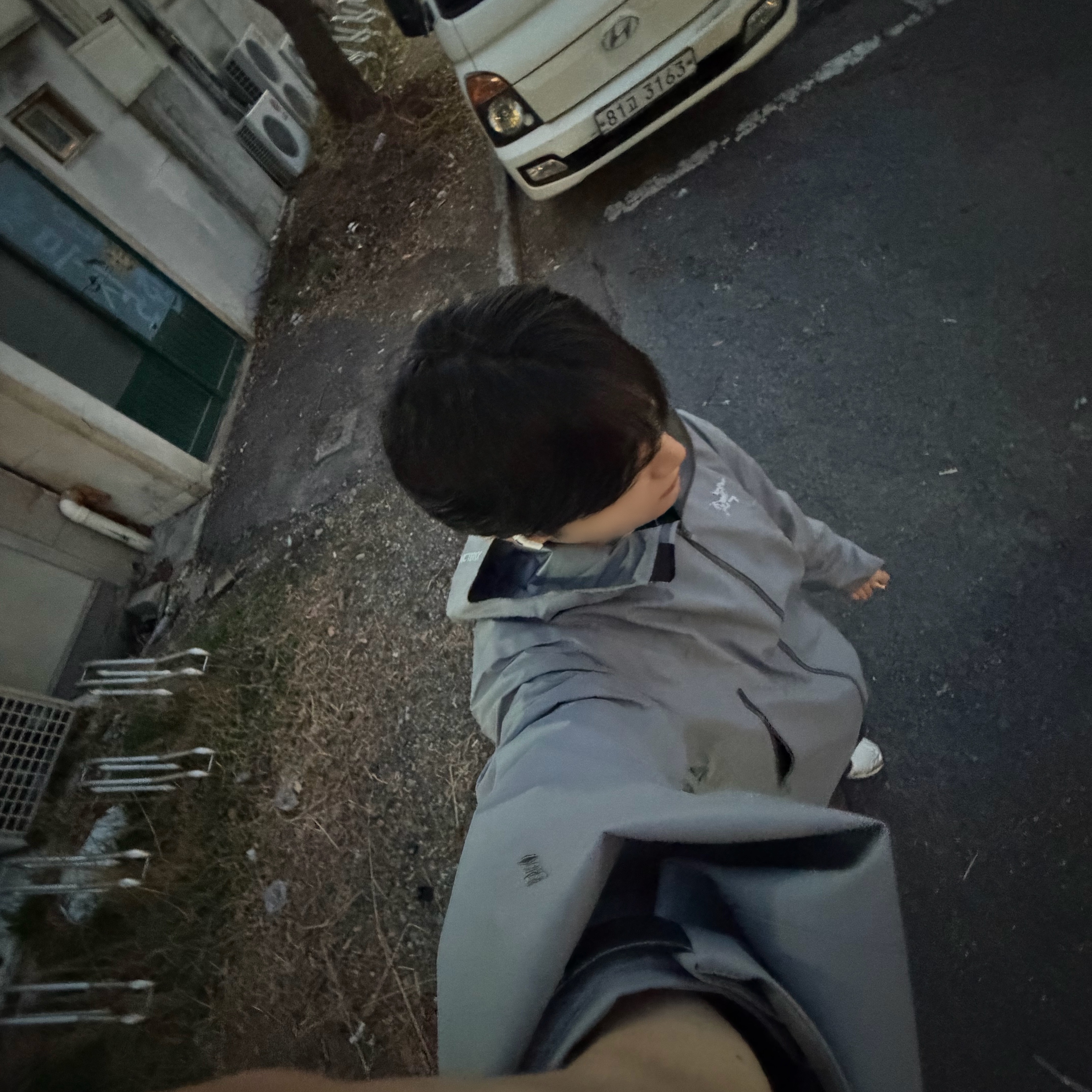 Arc'teryx Beta SL Jacket Void 착용 스타일