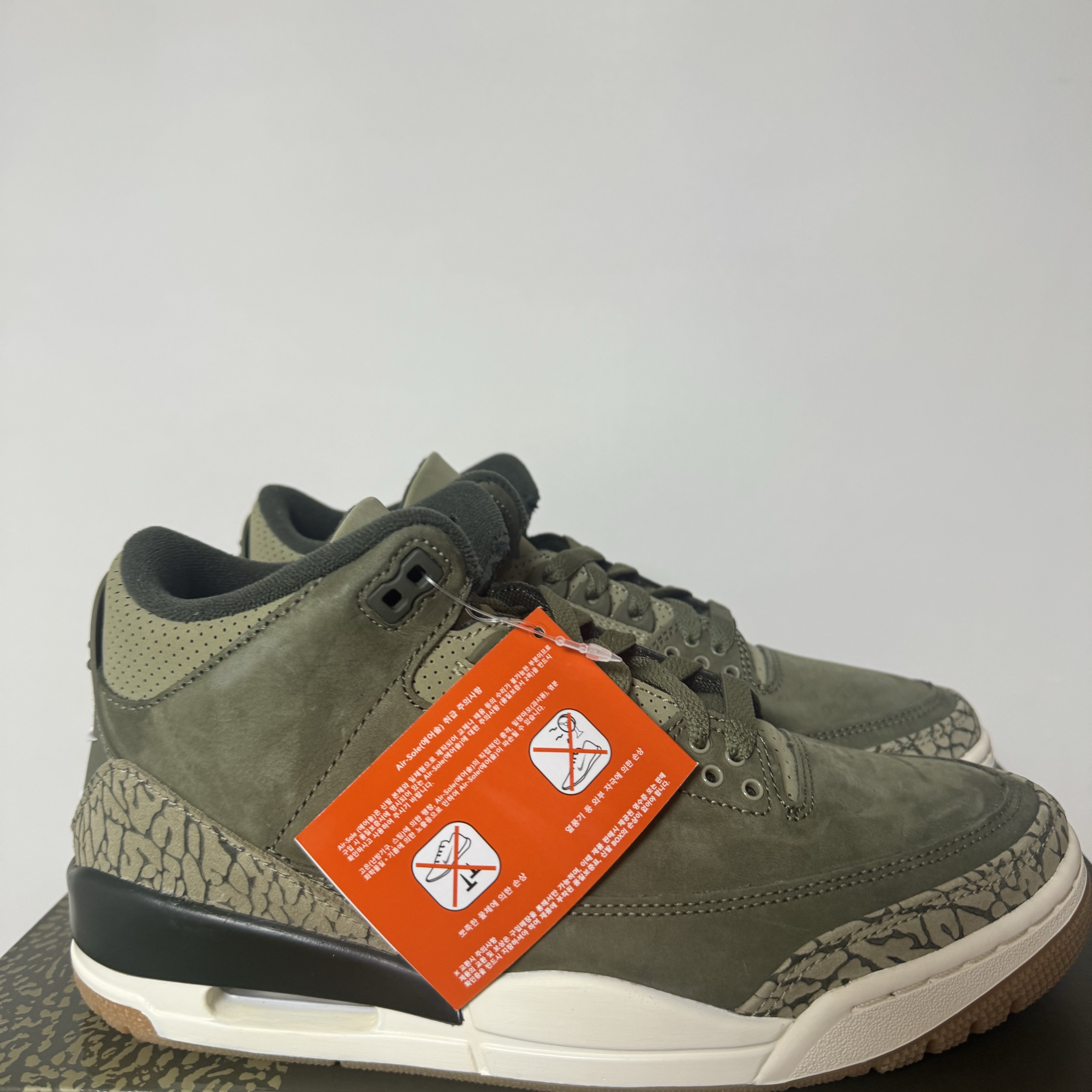 Jordan 3 Retro Medium Olive 착용 스타일