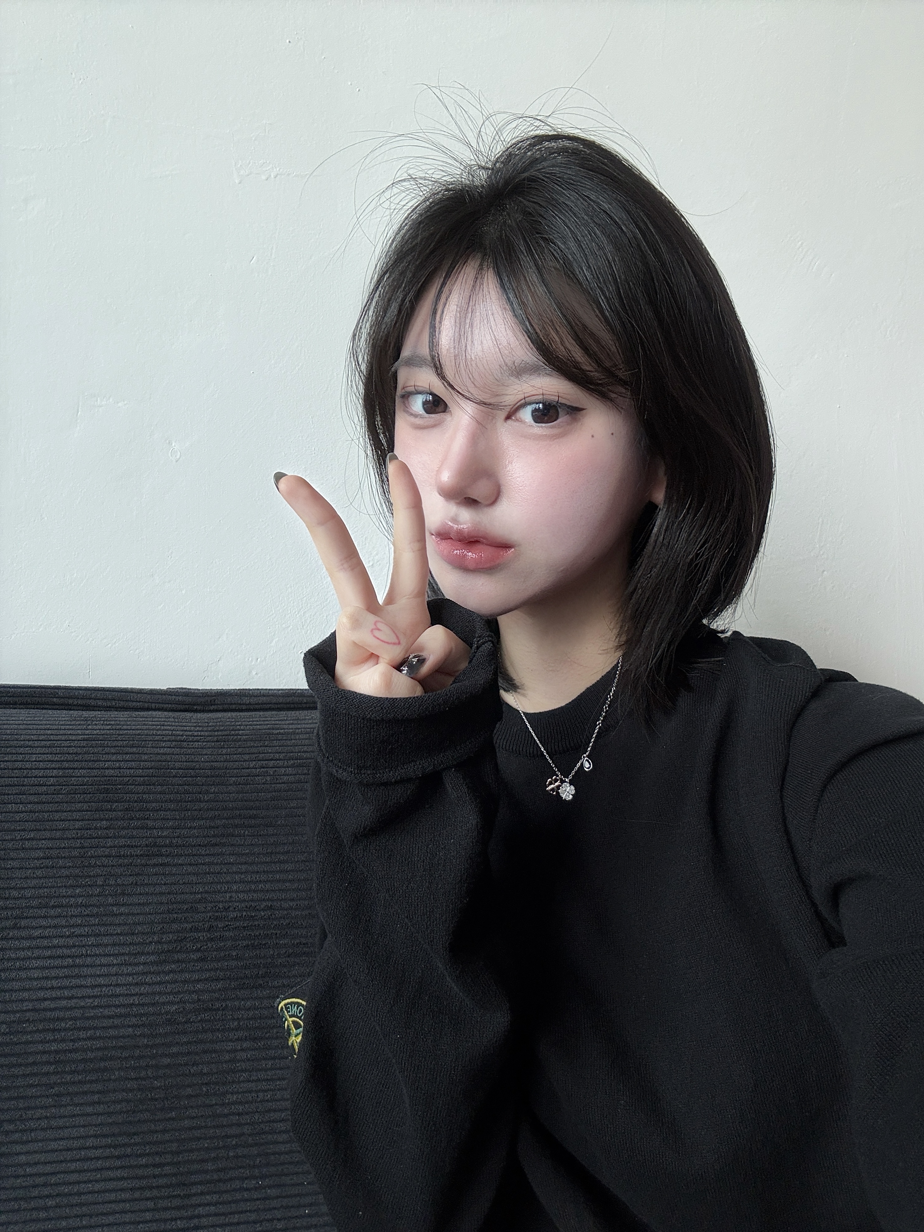 Stone Island 508A3 Lambswool Crewneck Knit Black -24FW, (W) Swarovski Symbolica Pendant Clover Green Mixed Metal Finish 착용 스타일