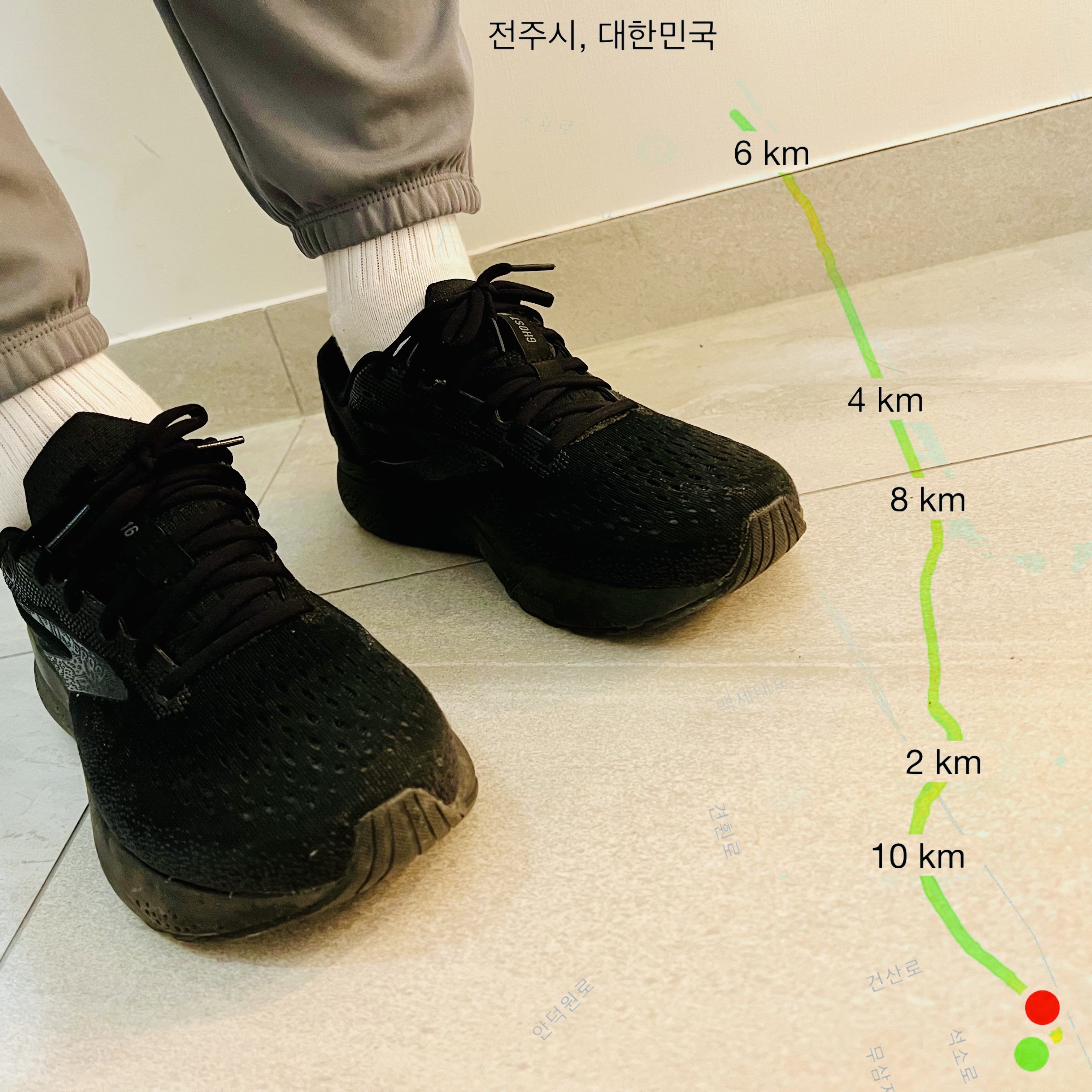Brooks Running Ghost 16 Black - 2E Wide 착용 스타일