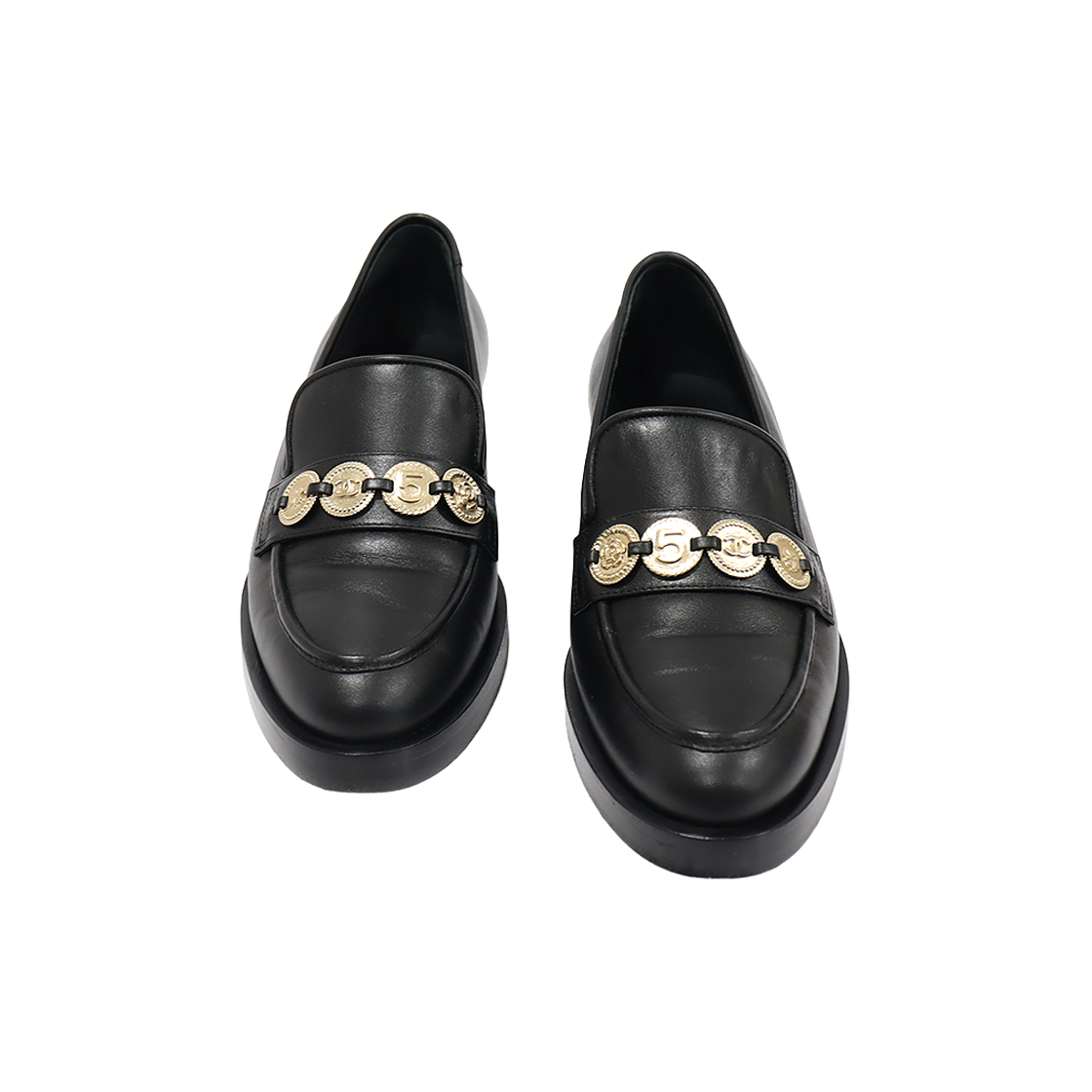 샤넬 G37932 블랙 카프스킨 금장 메달리온 코인 여성 로퍼 38.5C(Chanel G37932 Black Calfskin Gold Medallion Coin Loafers 38.5C) - 1